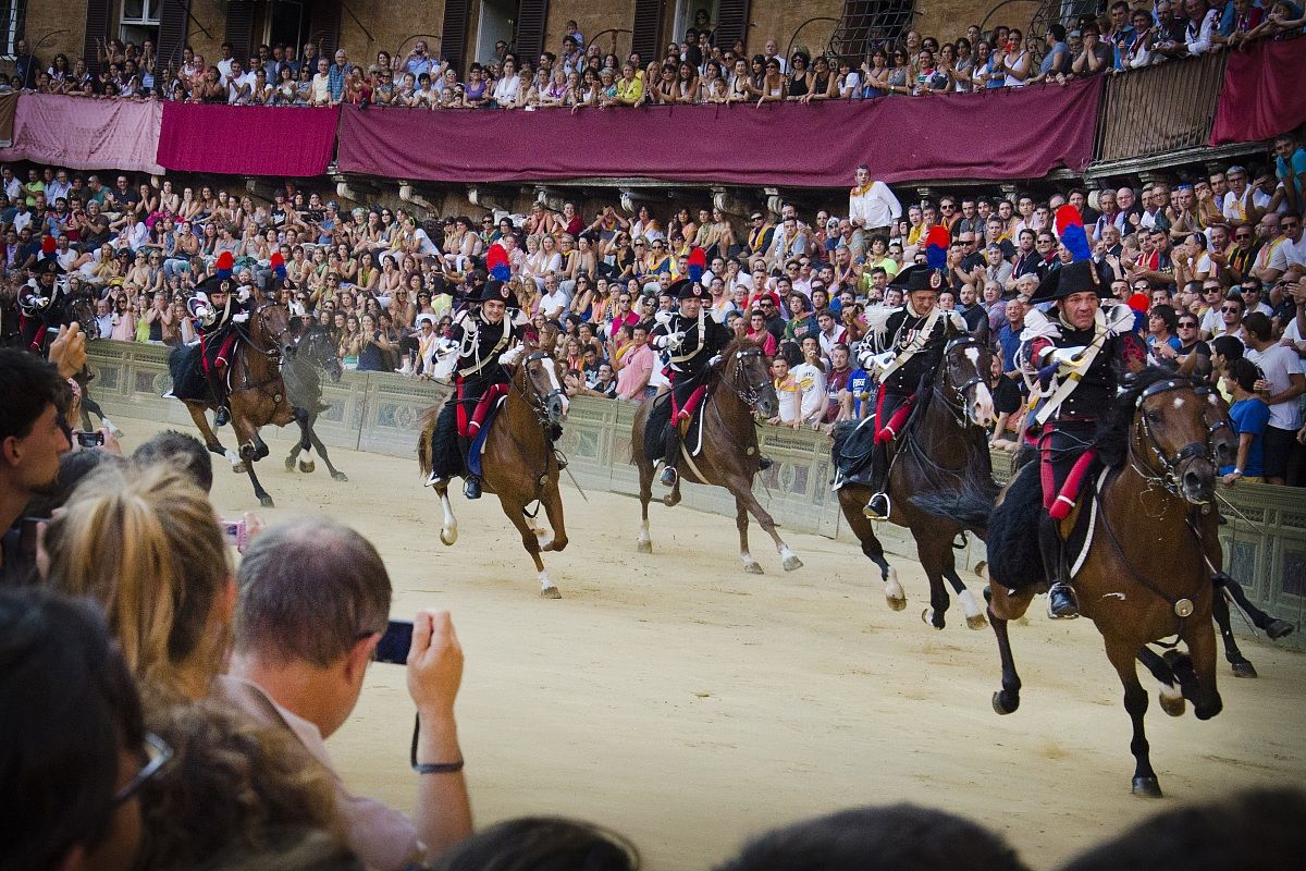 Carabinieri alle prove Generali del Palio di Siena 2012