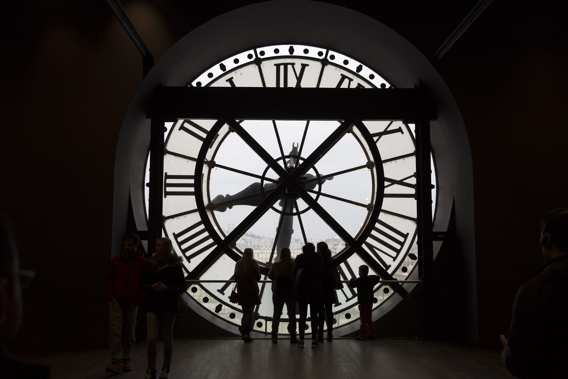 Scusi... Sa dirmi l'ora?