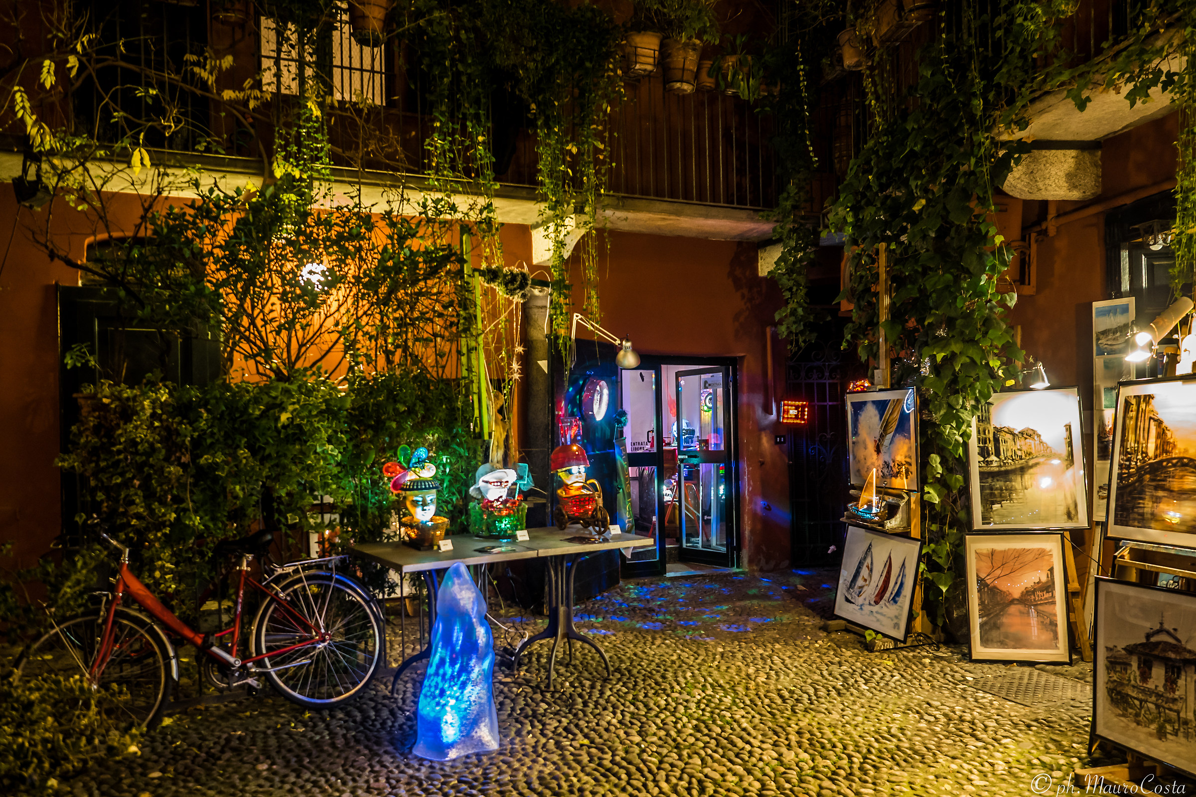 gleaming courtyards ...