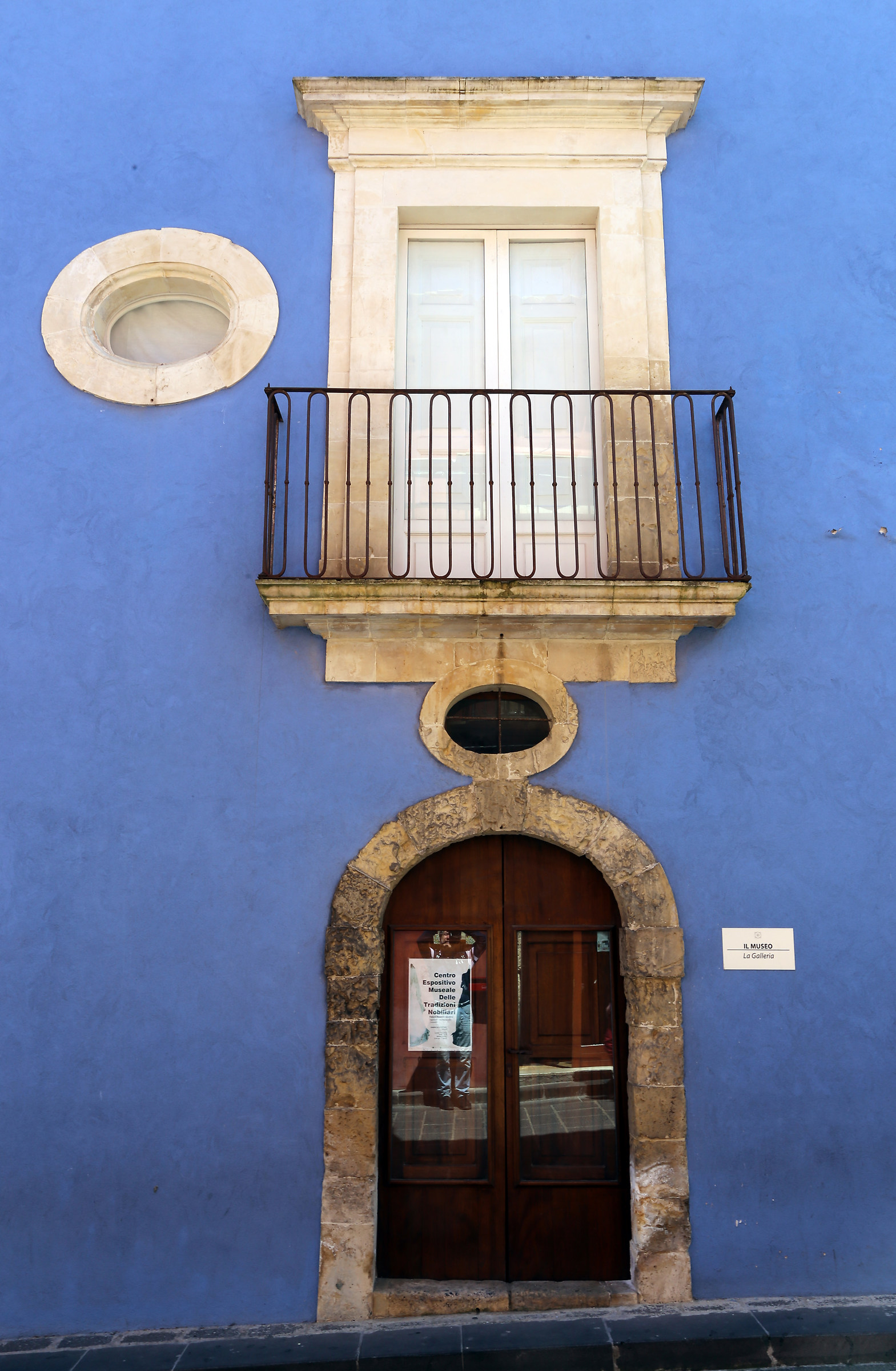 Colori e forme di sicilia + autoritratto