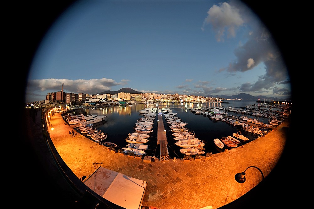 porto di Torre del Greco visto con fisheye