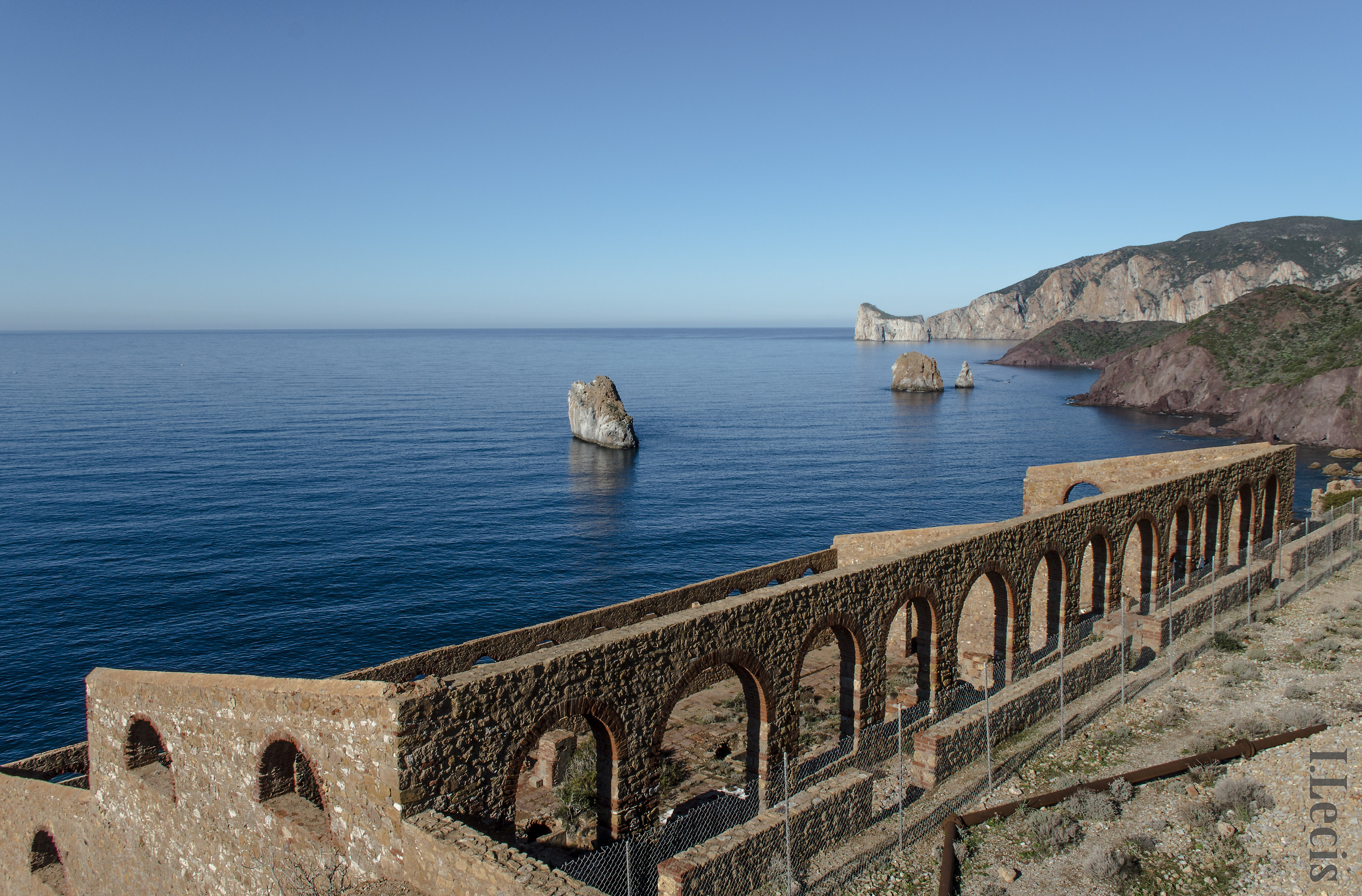 Pan di zucchero con ruderi miniere