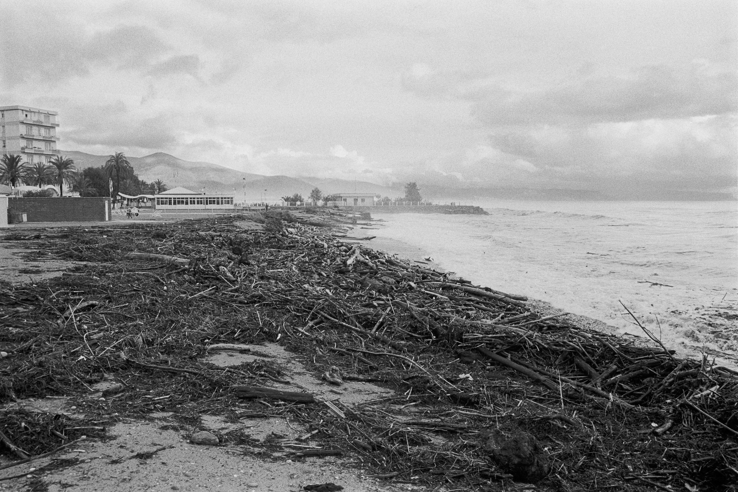 Albenga - spiaggia dopo alluvione