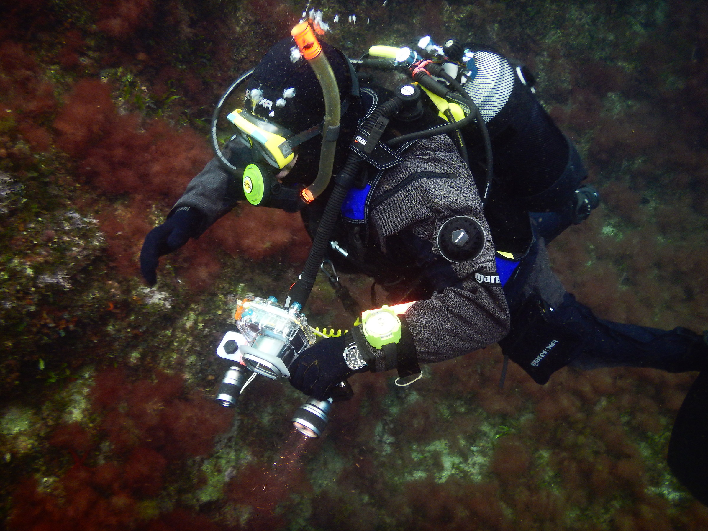 hours 12:46 and 29 sec. 41 '' bottom