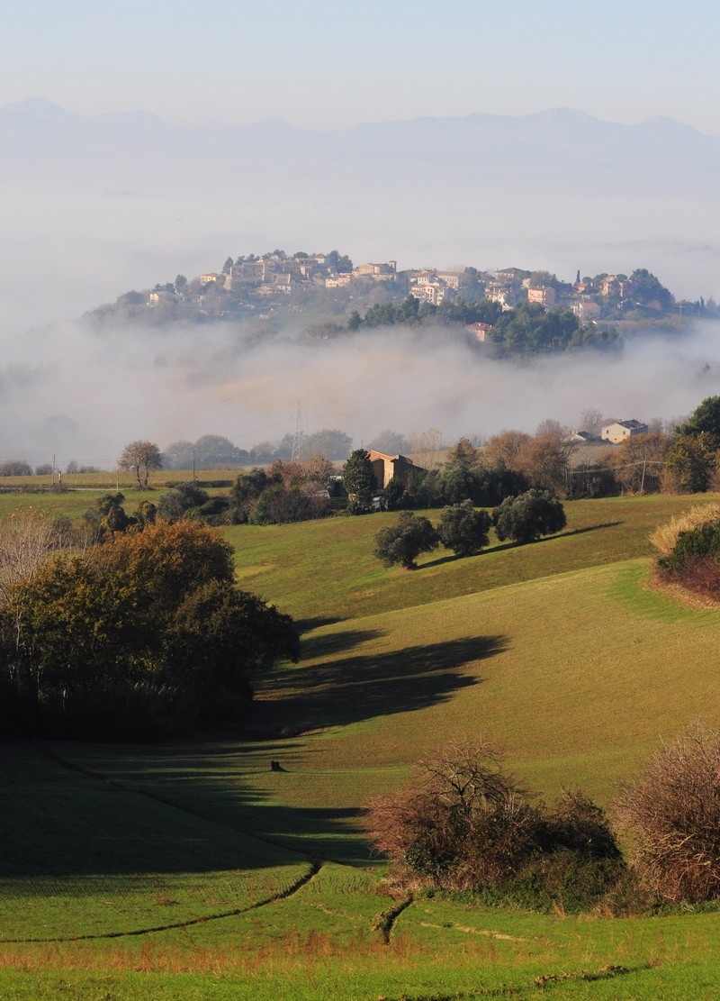 Castel d'Emilio da Paterno in autunno