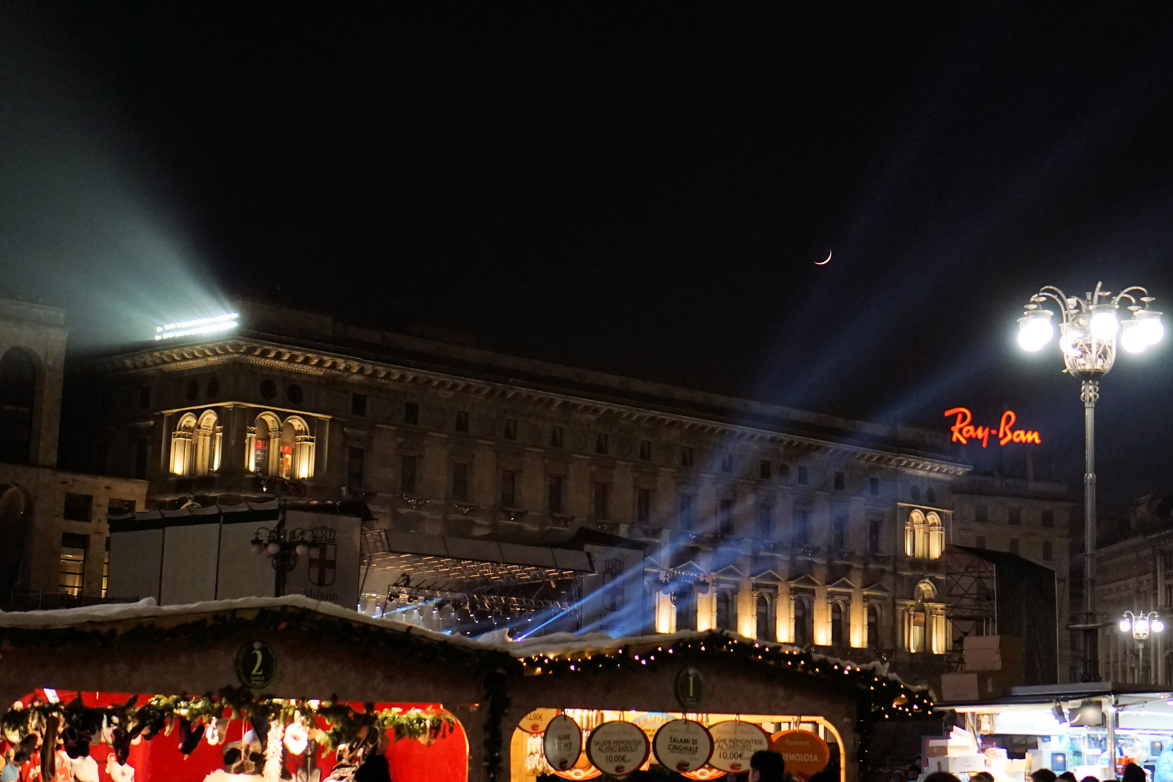 Night place full of lights n ° 00001