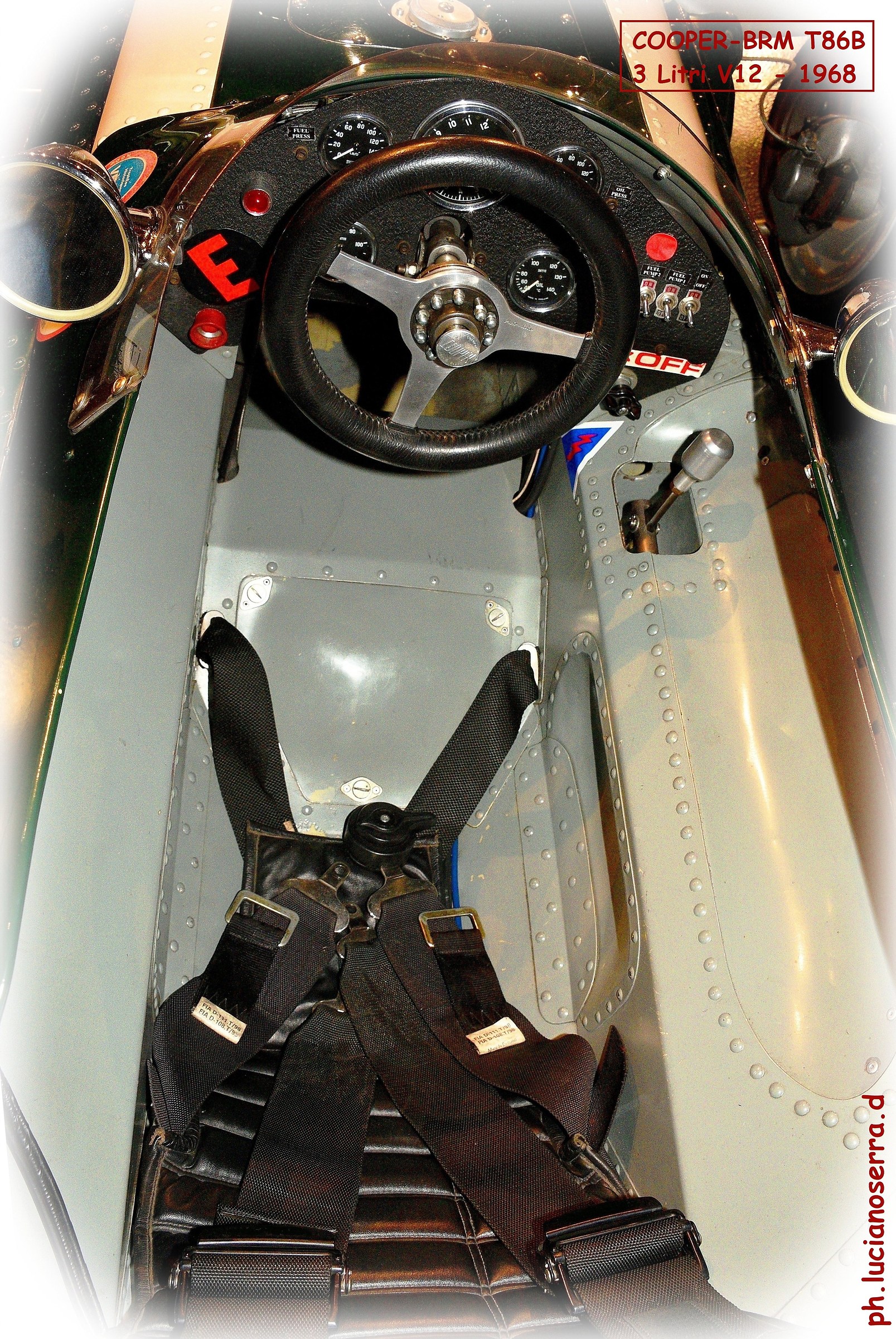 Abitacolo della Cooper - BRM T86b 3.0 V12 - 1968