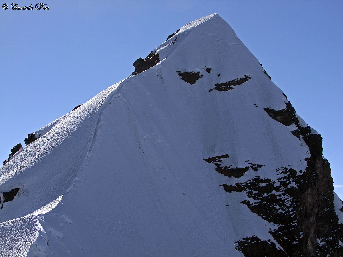 Climb to the Pequeno Alpamayo