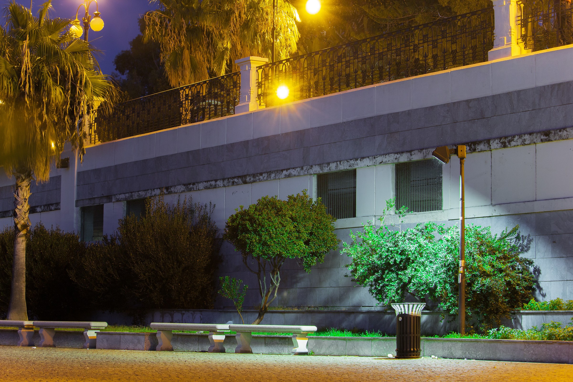 Contrasto tra colori caldi e freddi