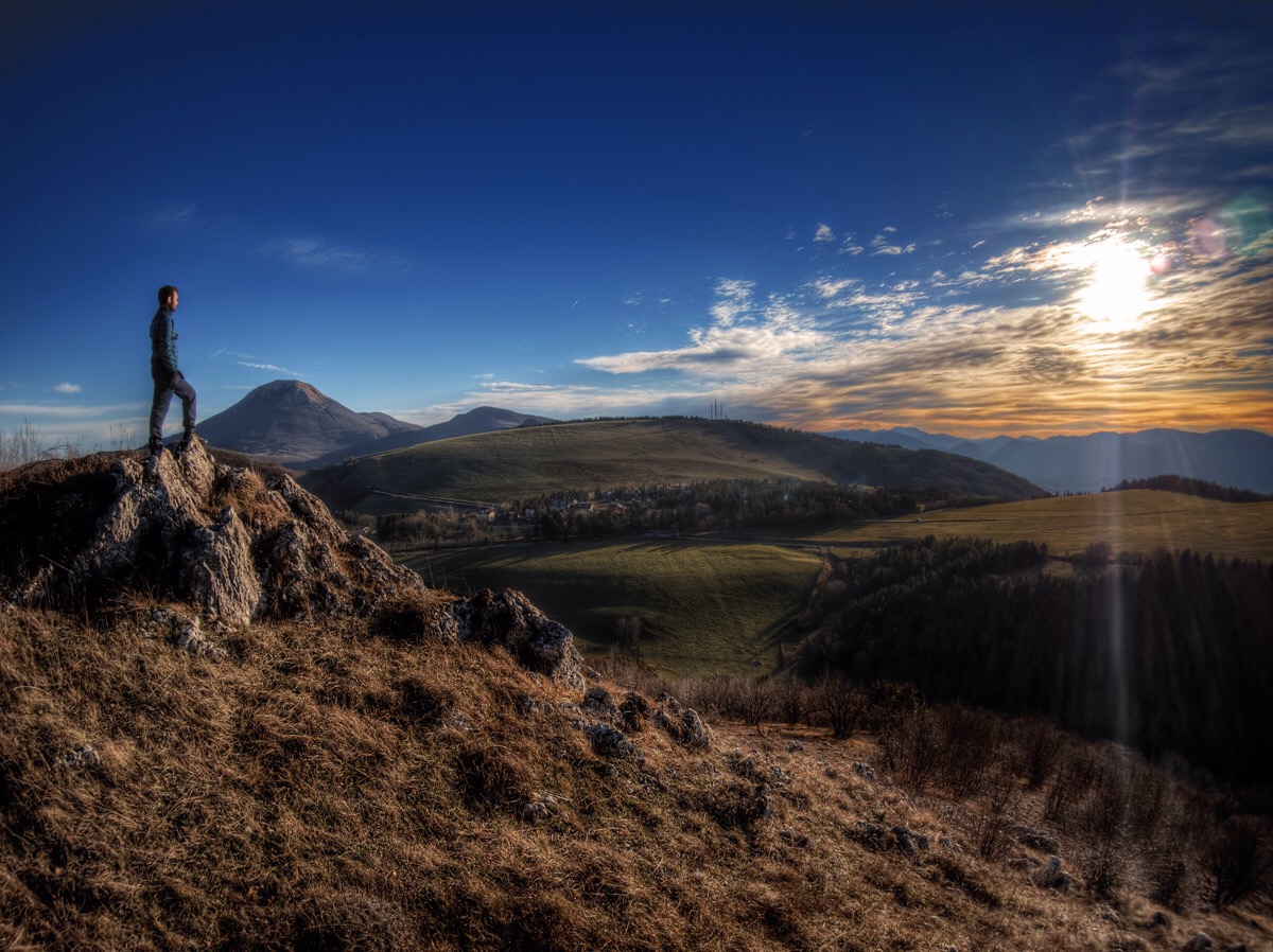 Un metro sotto al sole