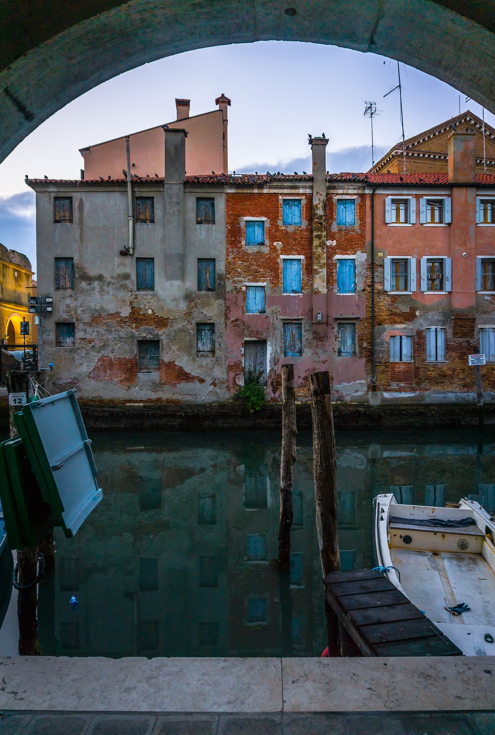 Sotto l'arco sull'acqua