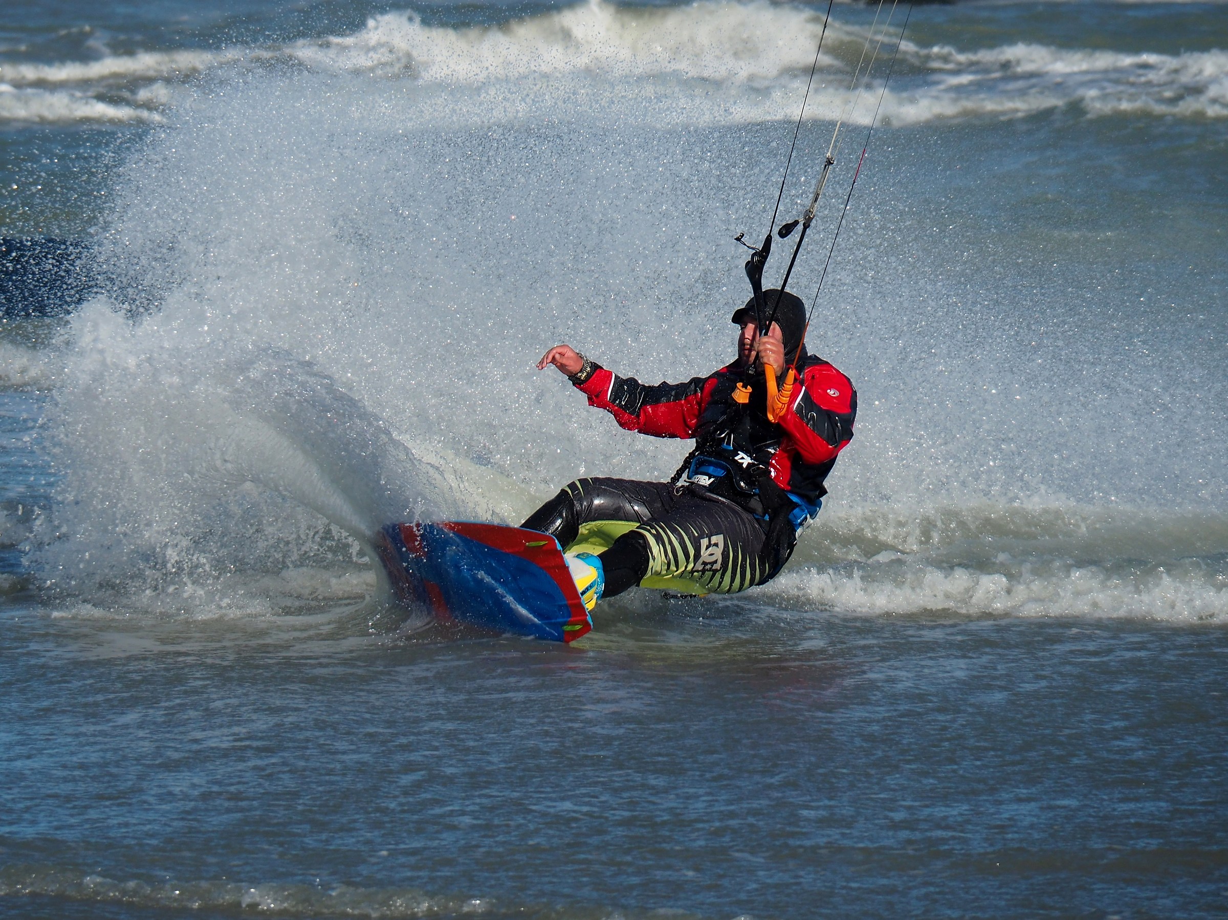 kite surfing