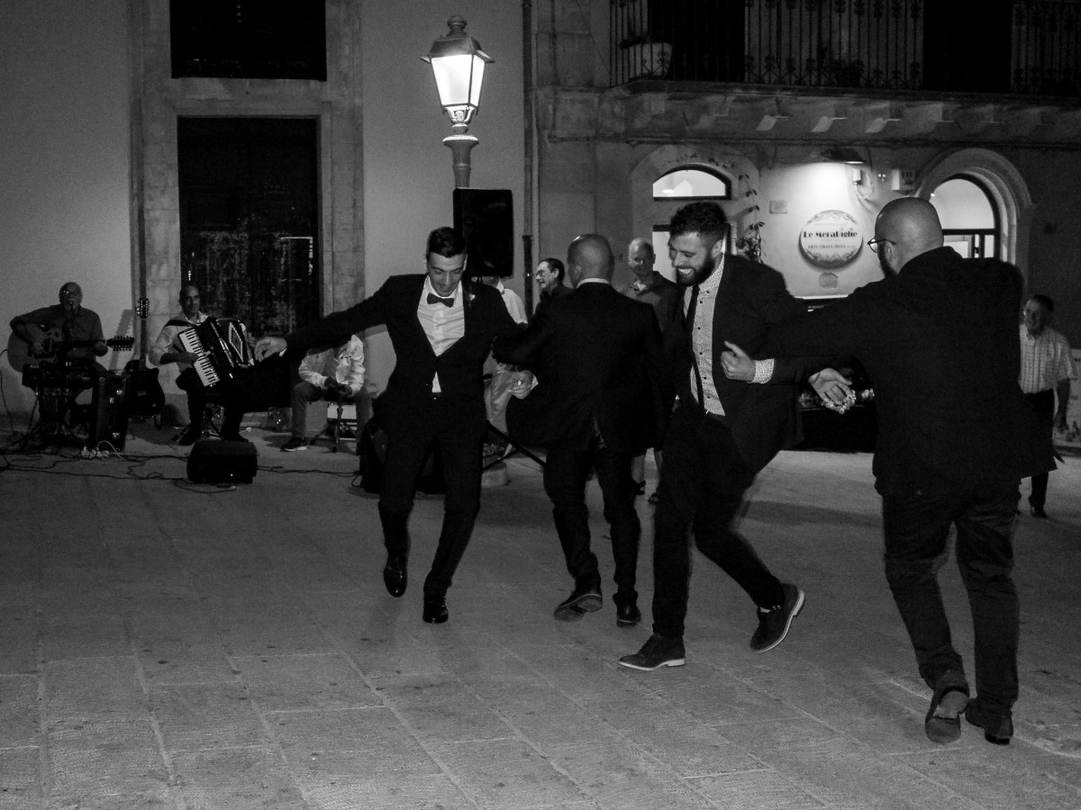 And suddenly .... tarantella ...