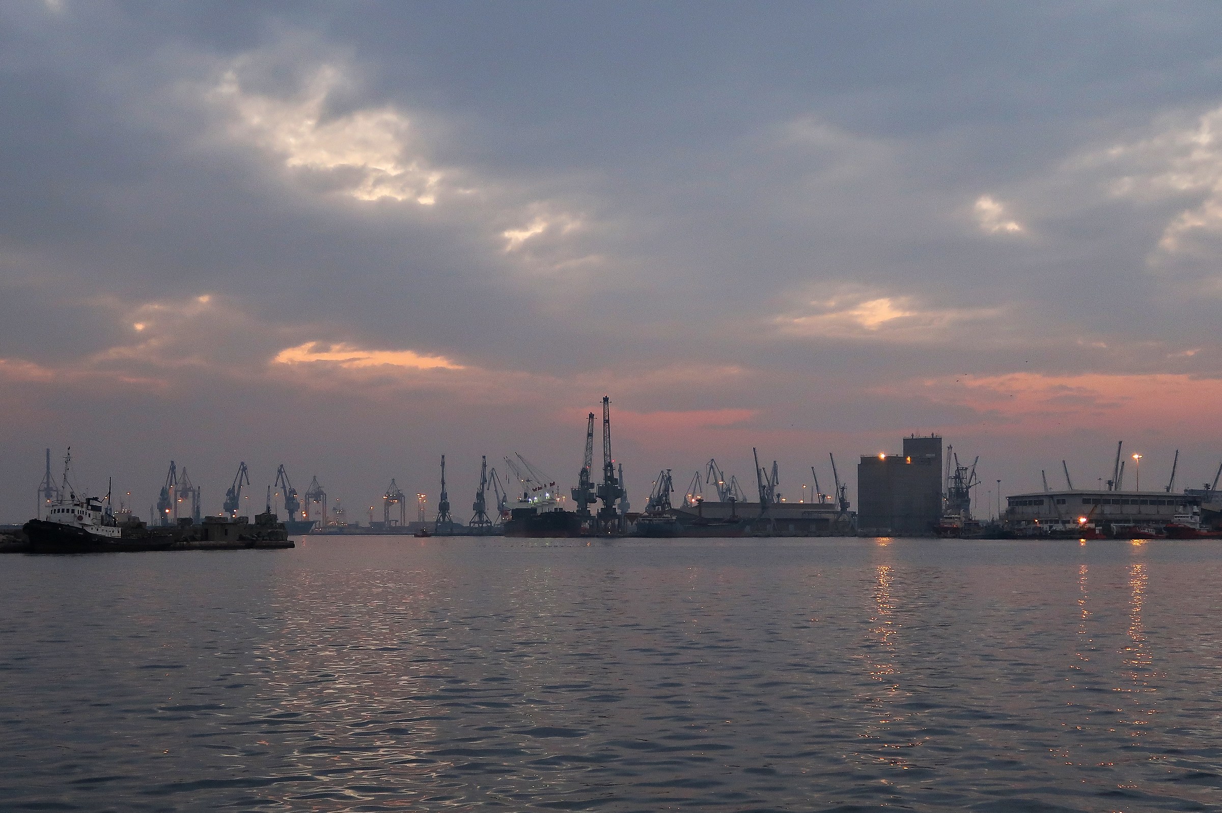 Gru - porto di Salonicco