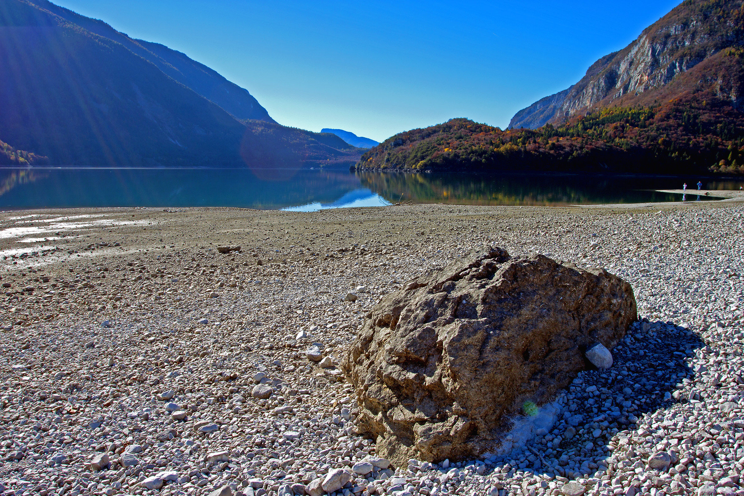 Lake Molveno dry