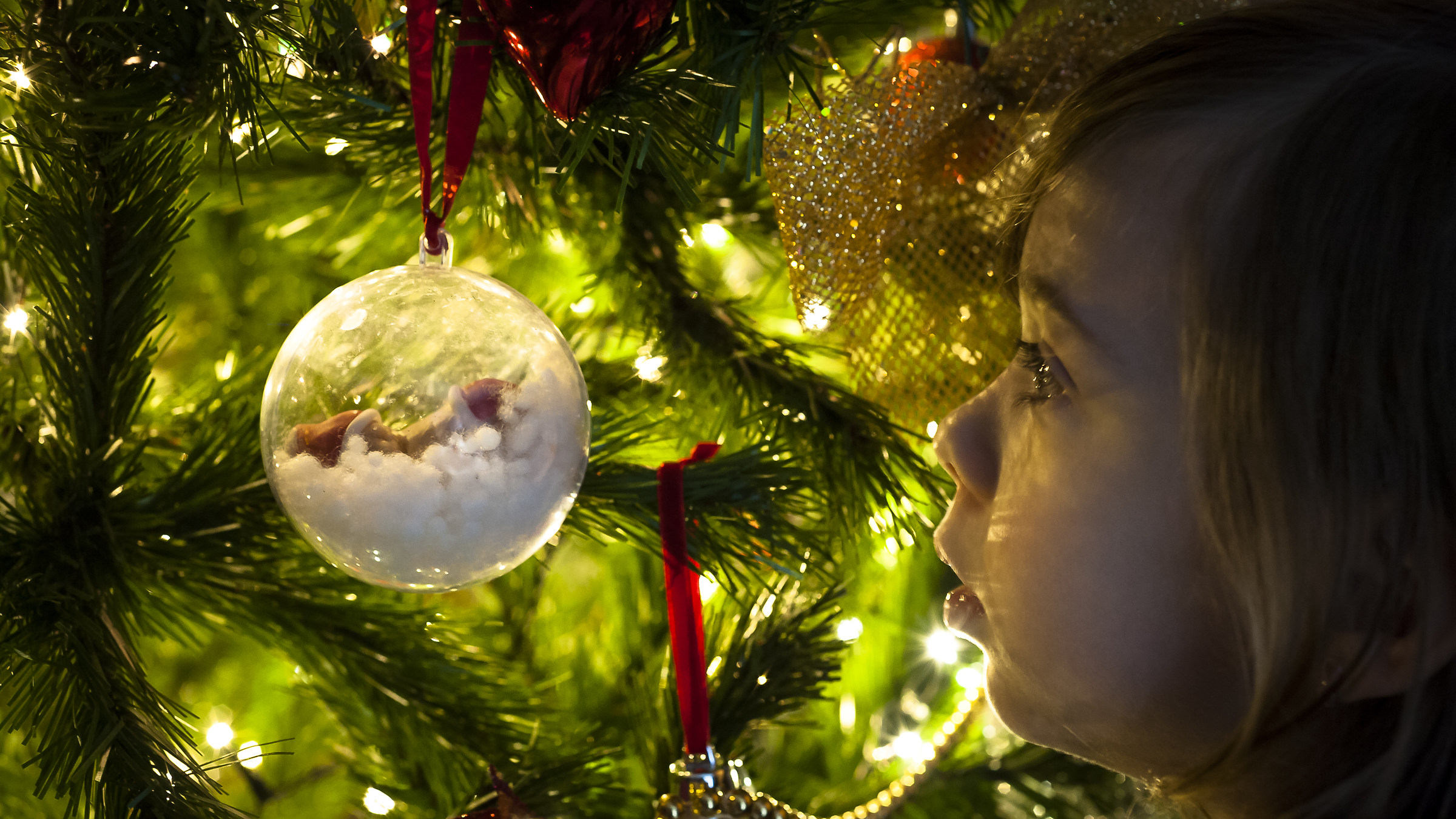 Mom??? Santa Claus has also brought something else ...