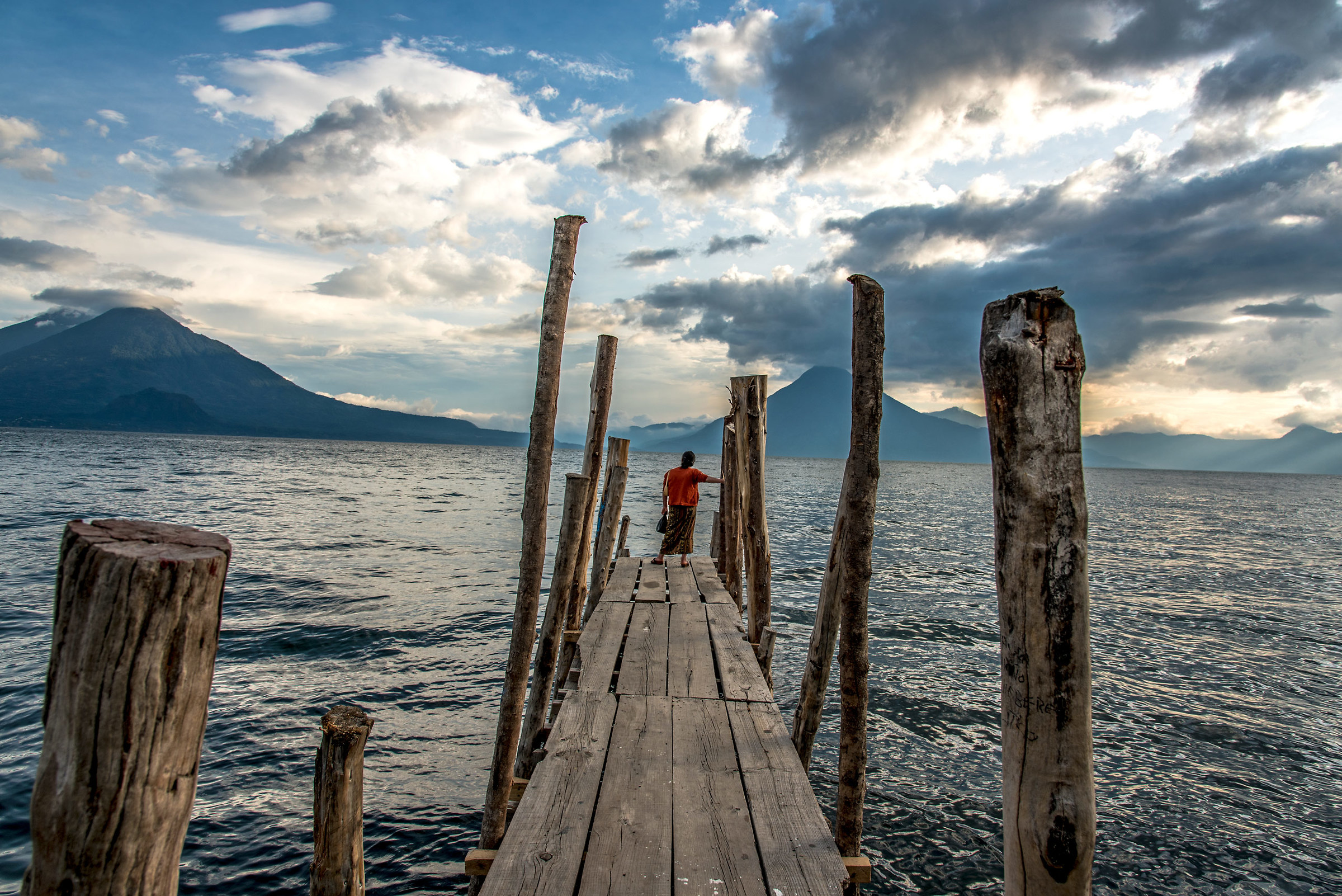 riflessioni profonde - lago atitlan