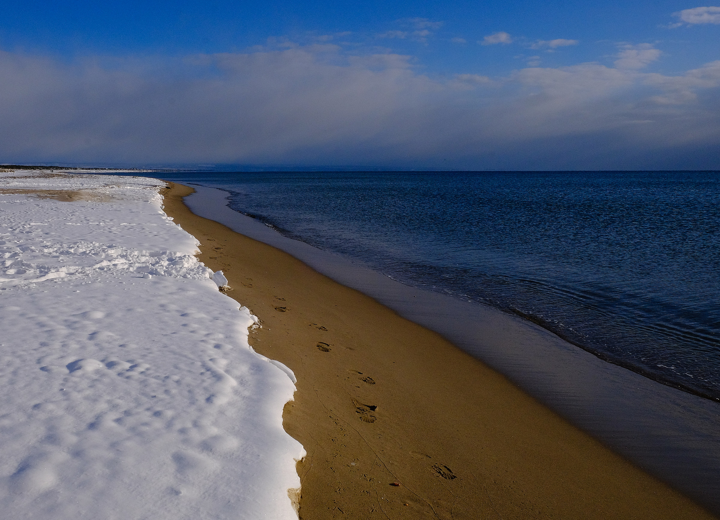 Se volessero solo abbracciarsi?