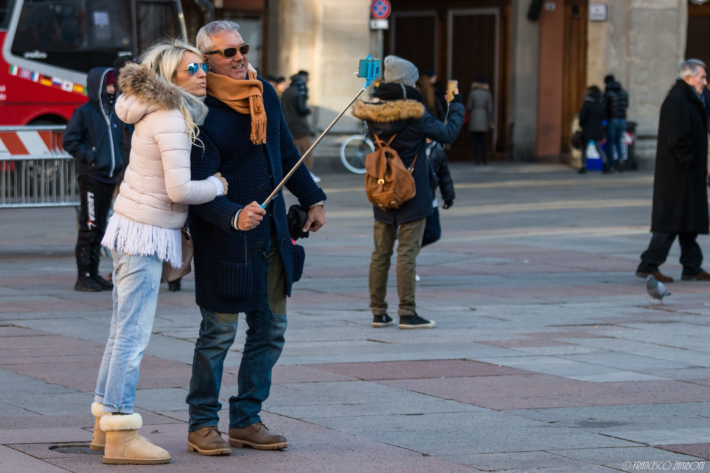 CaBle, let us make a selfie, daai ...