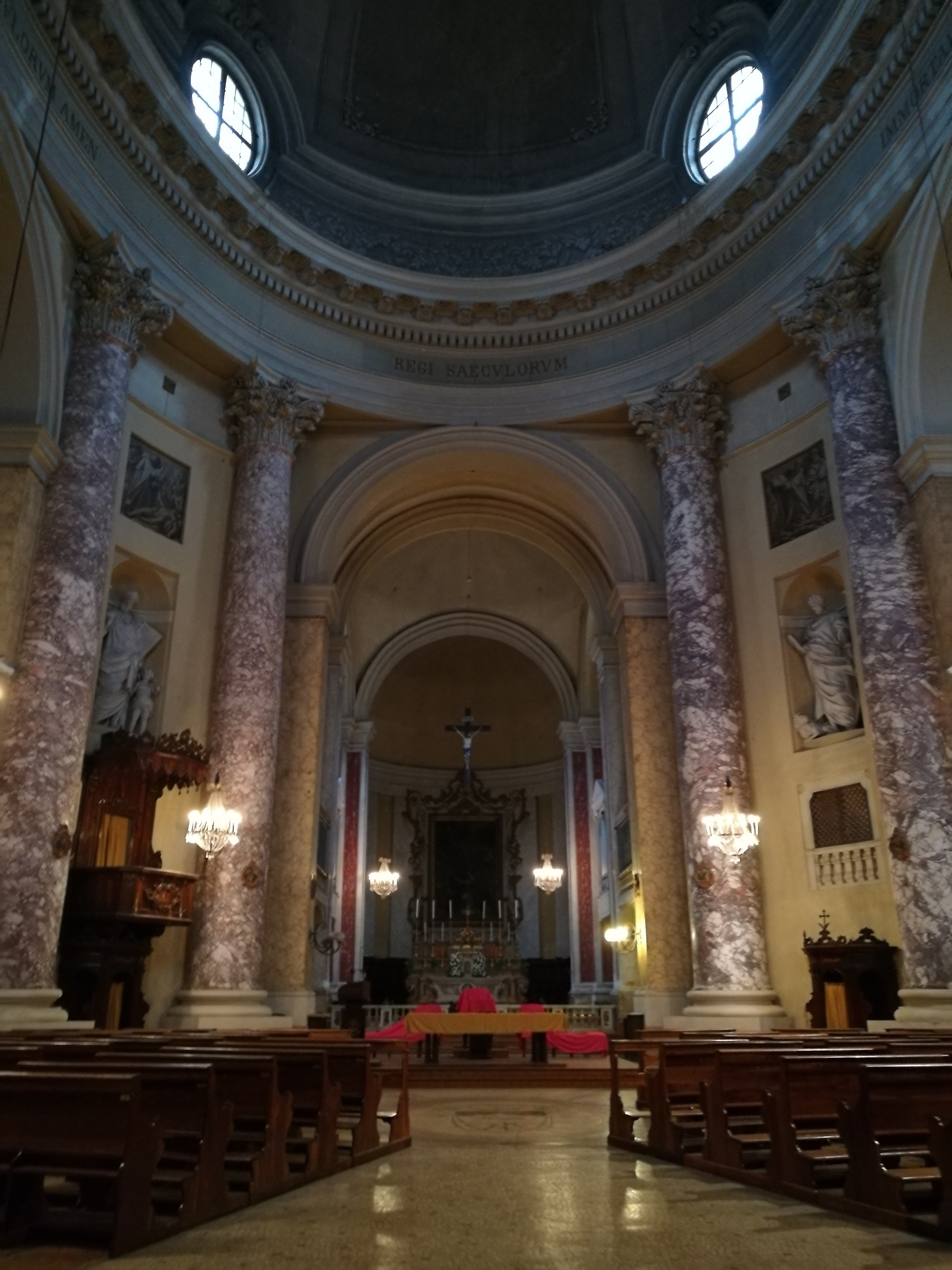 Modena: Interno nascosto. La Chiesa di San Domenico 2