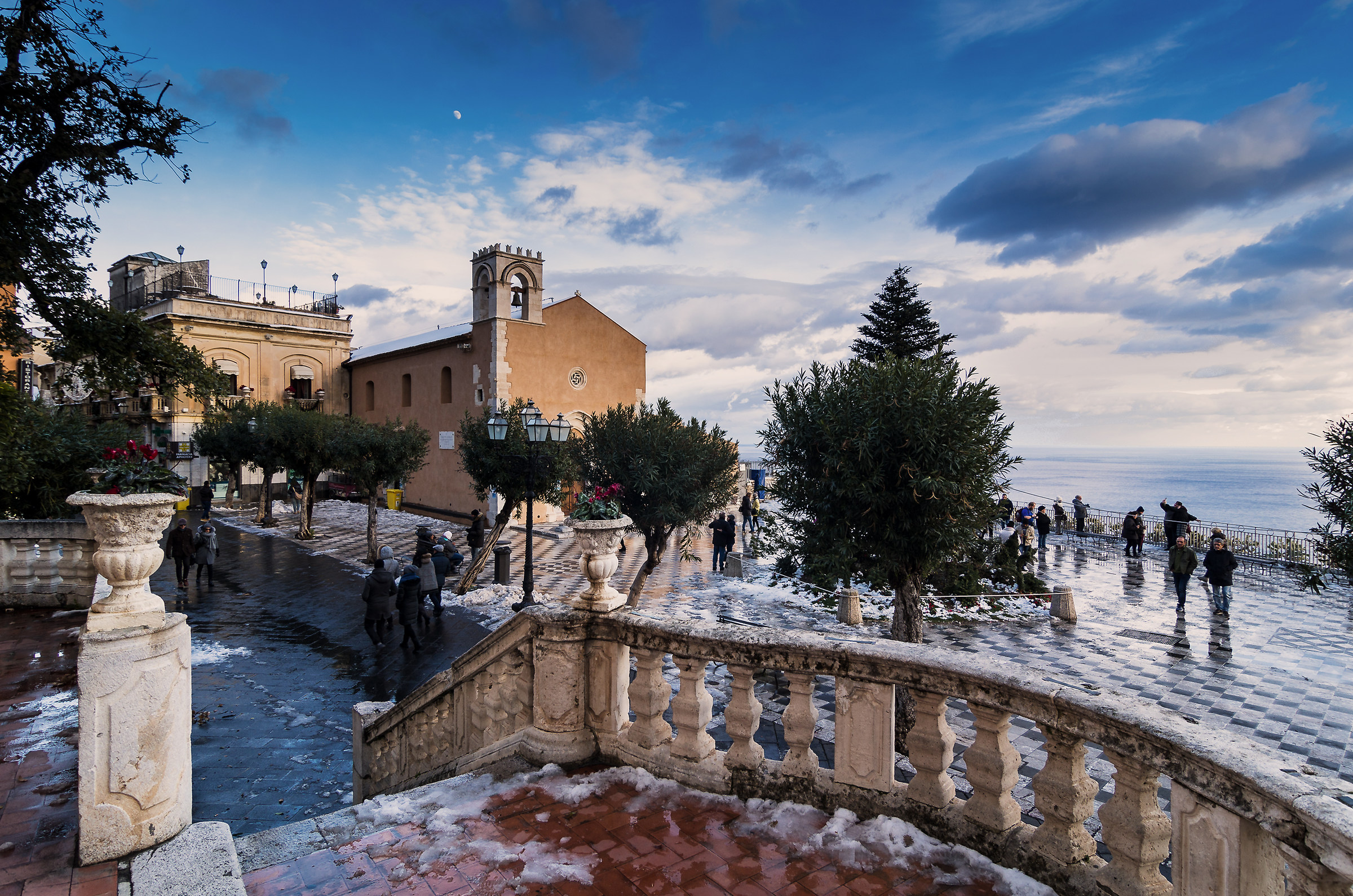 Taormina and the snow