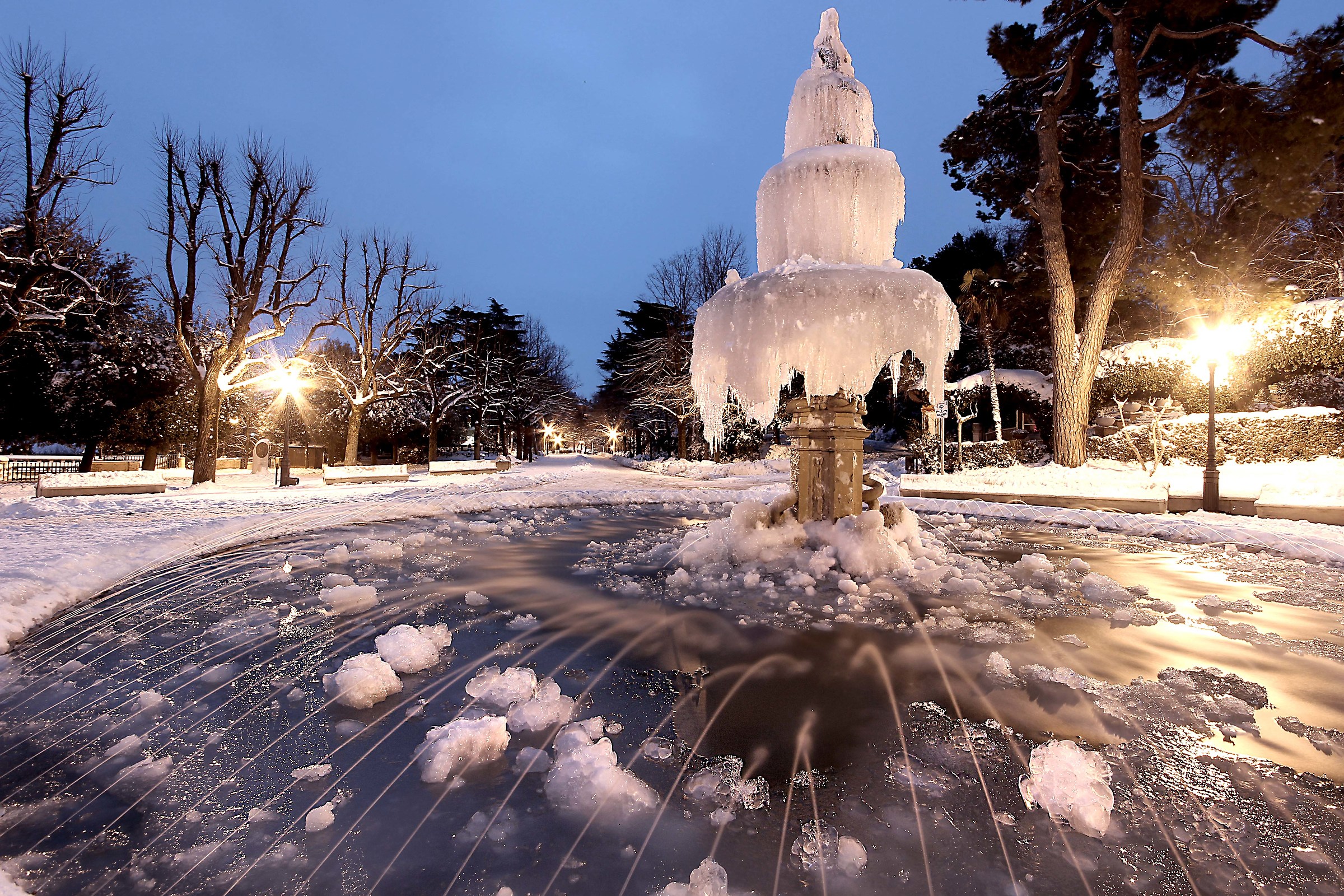 fontana di ghiaccio