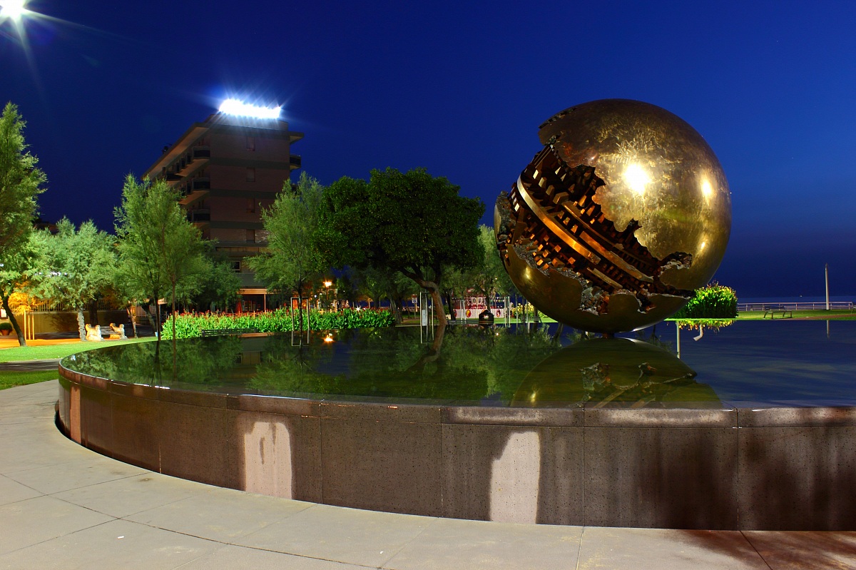 Ball Arnaldo Pomodoro 2