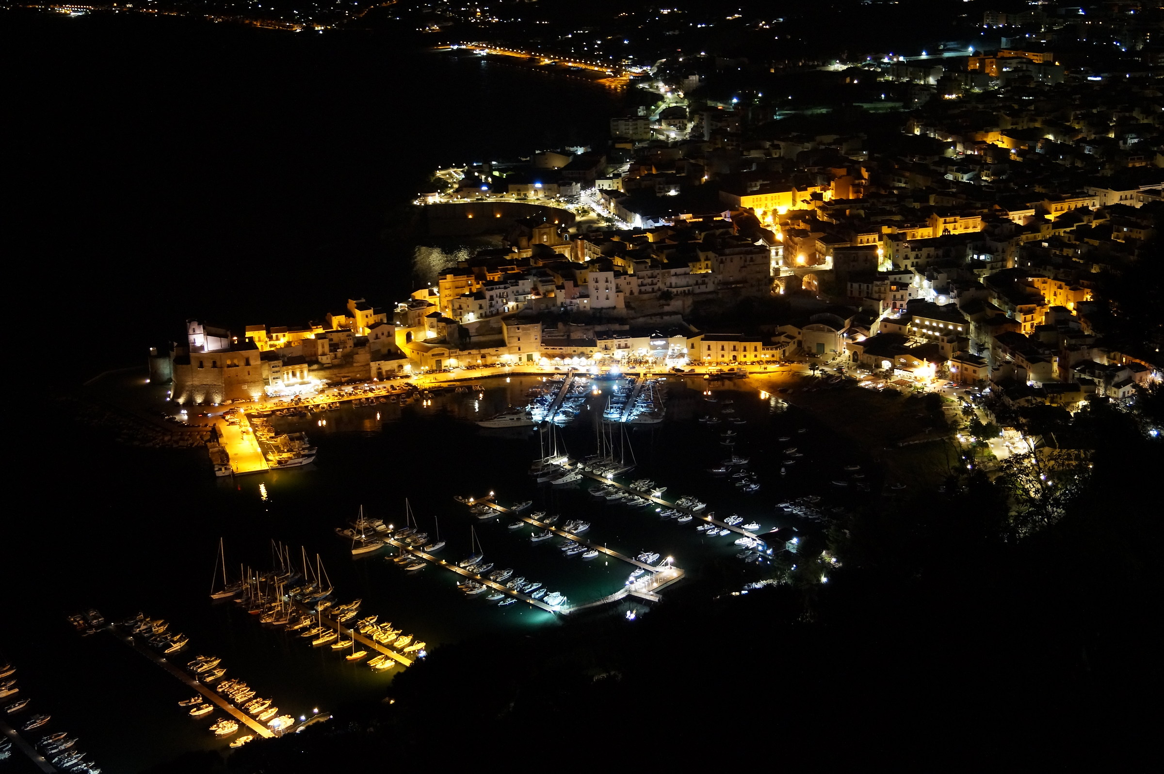 Castellammare del Golfo at night