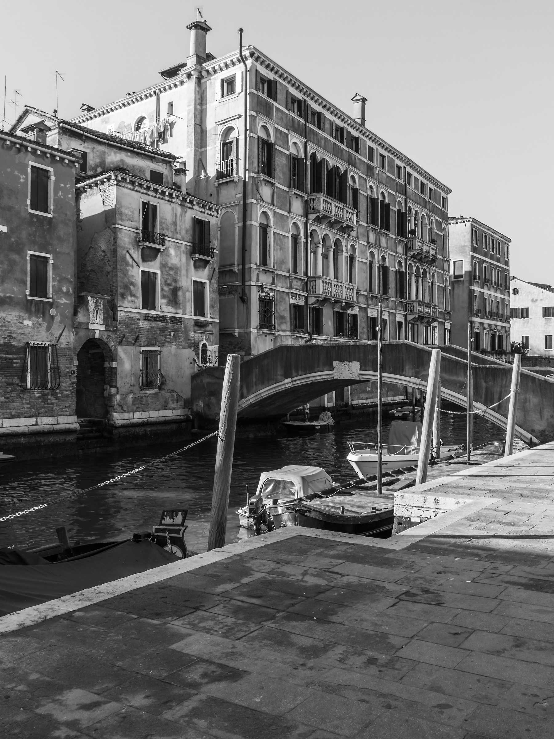 Palazzo settecentesco sul Rio della Misericordia - 2