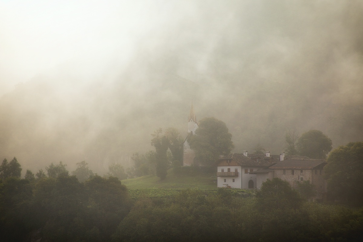 Casale nella nebbia