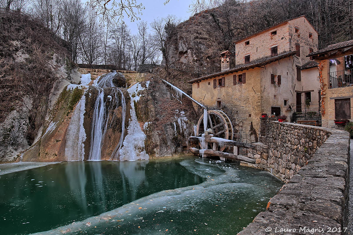 Ice to the windlass of Croda