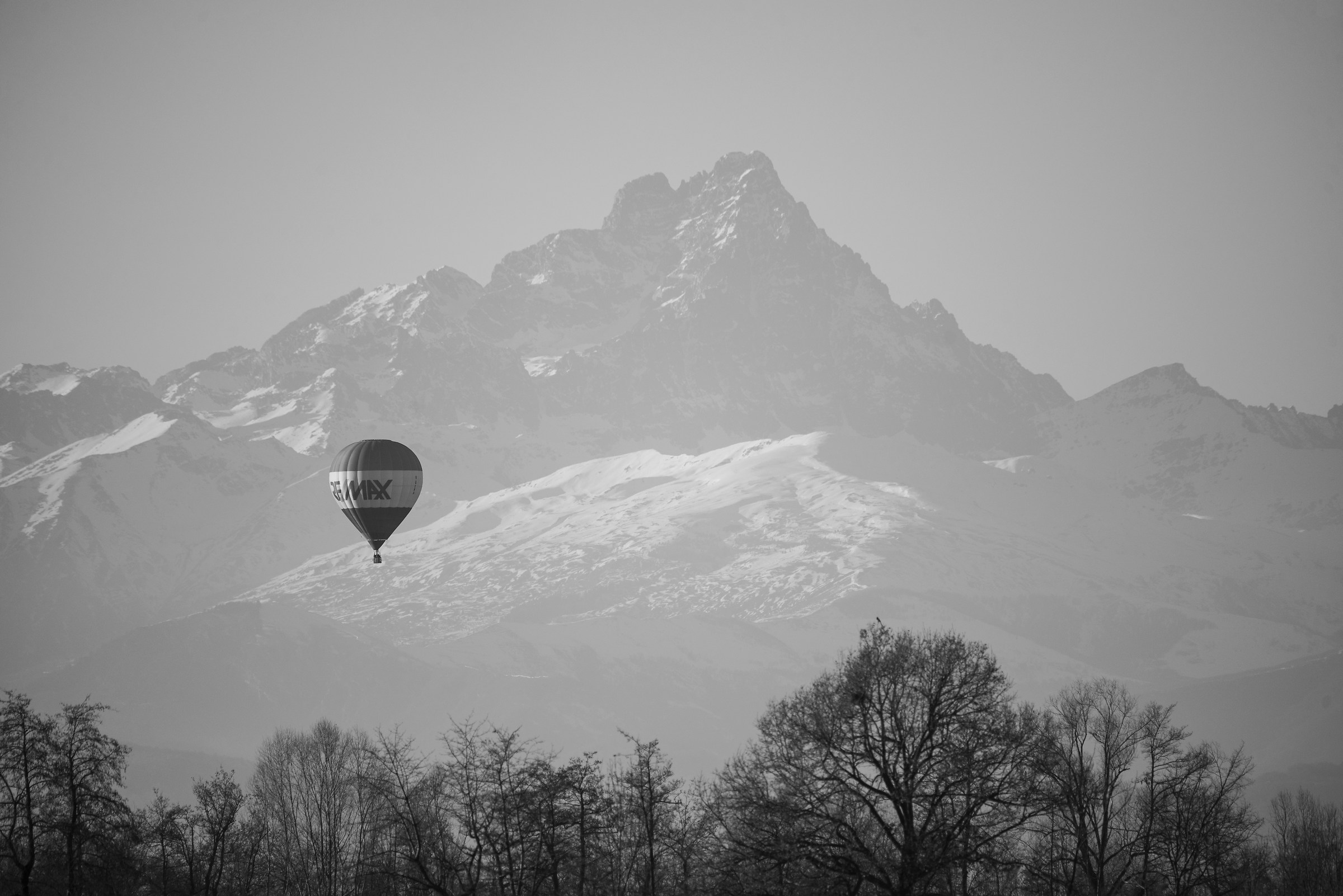 Balloon and Monviso