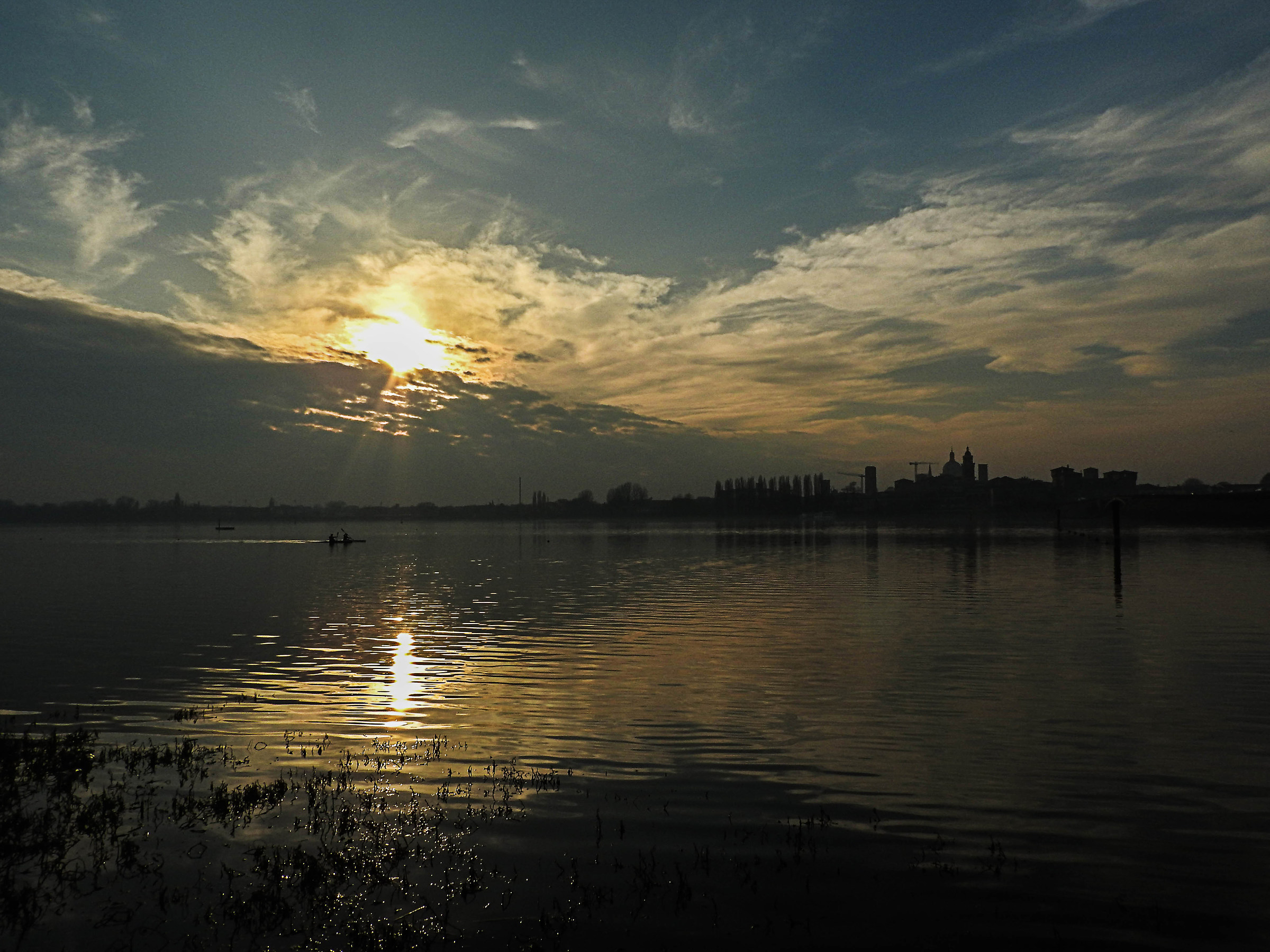 Mantova tra sole e nebbia