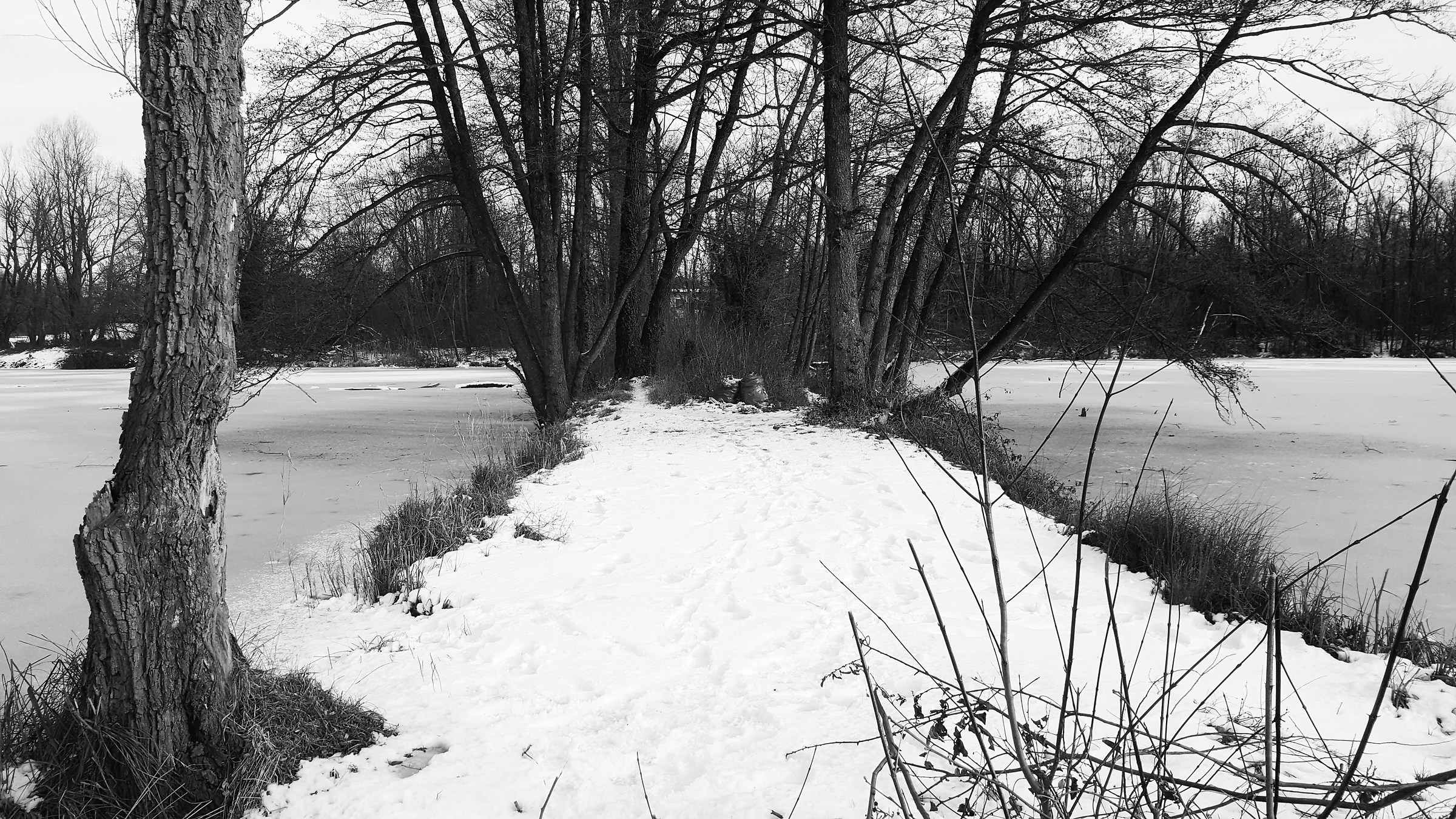 Ponds of icy Inarzo furnaces
