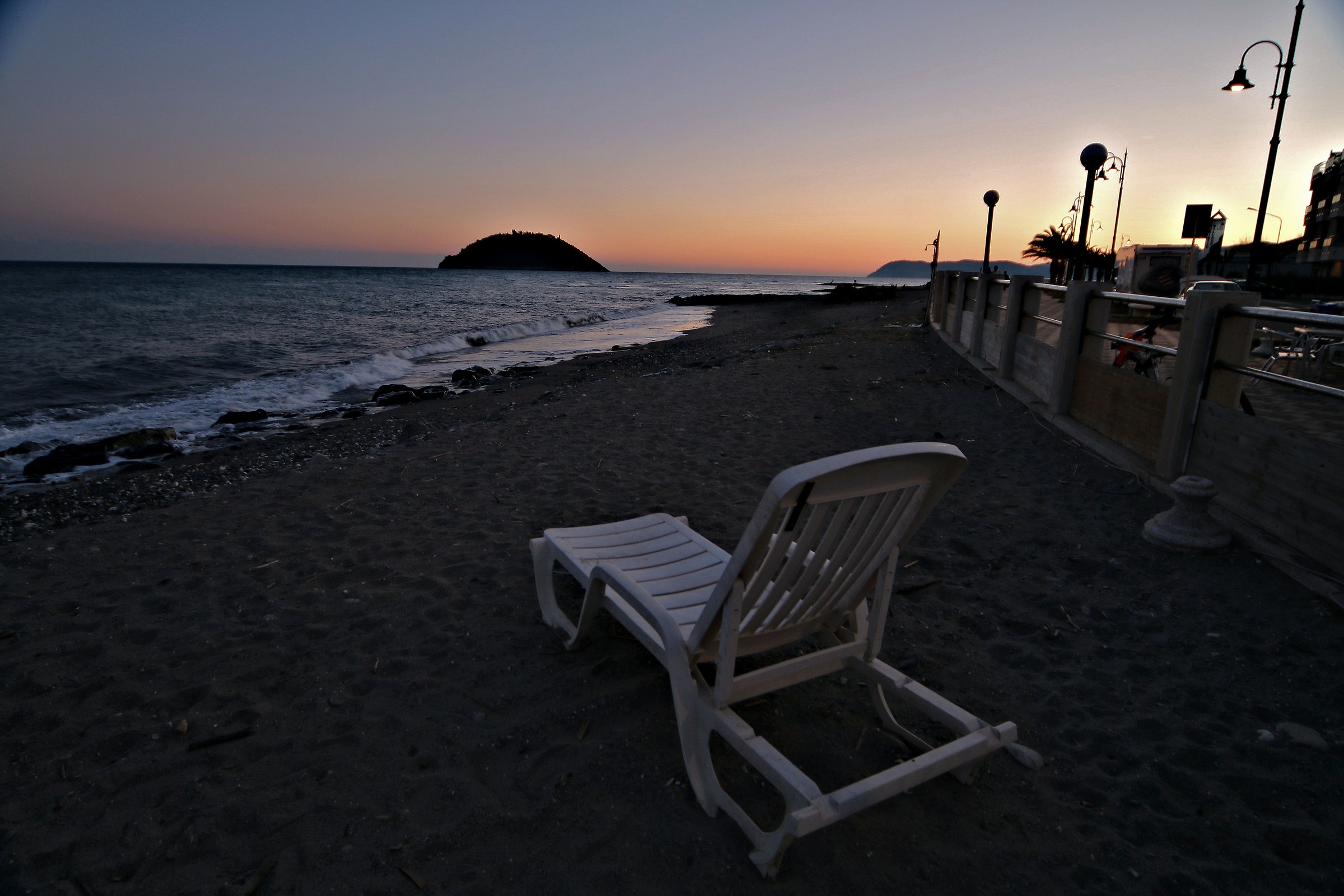 Tramonto sull'isola Gallinara - Albenga