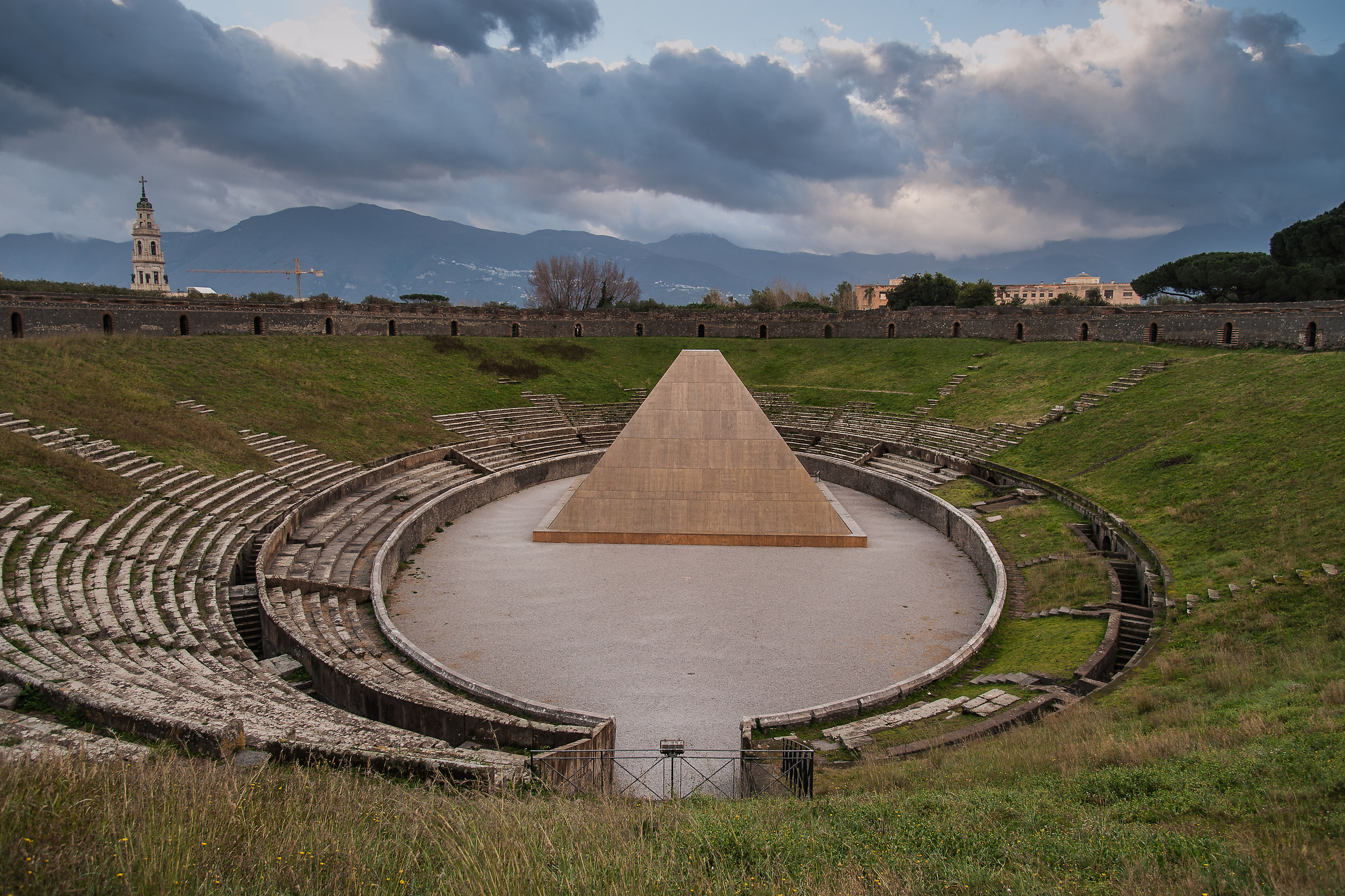 Piramide: capolavoro o mostro