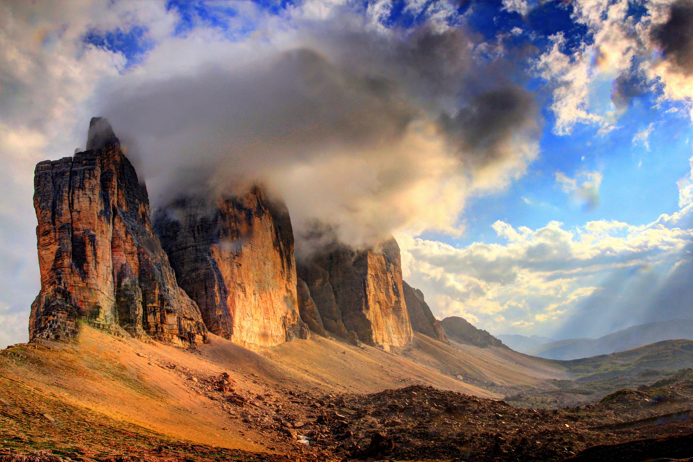 Between the peaks ... ...