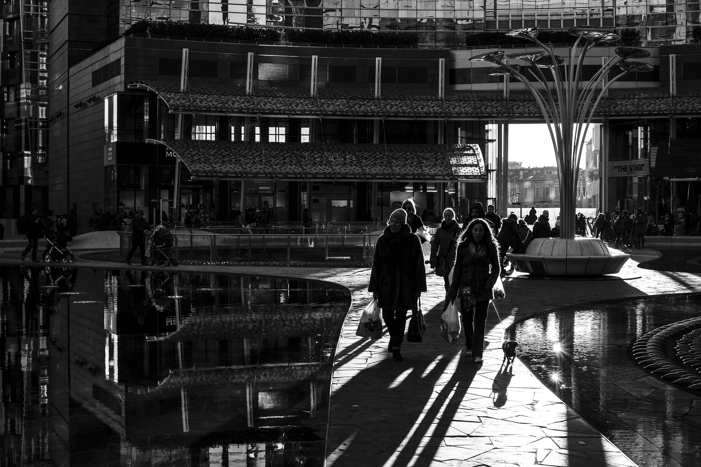 Gae Aulenti in controluce