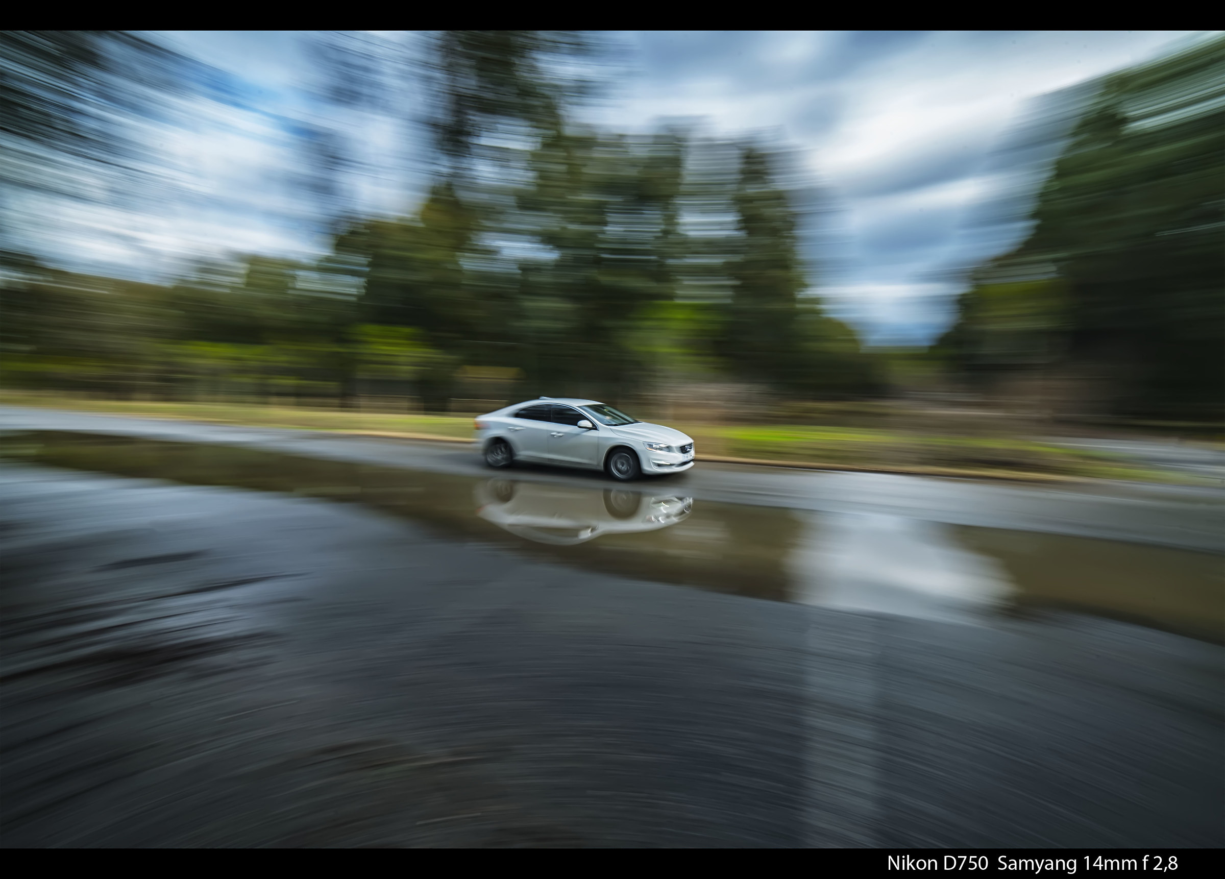 tenuto Nikon D750 samgyang14mm F2,8 1/10 f22 ISO100 mano