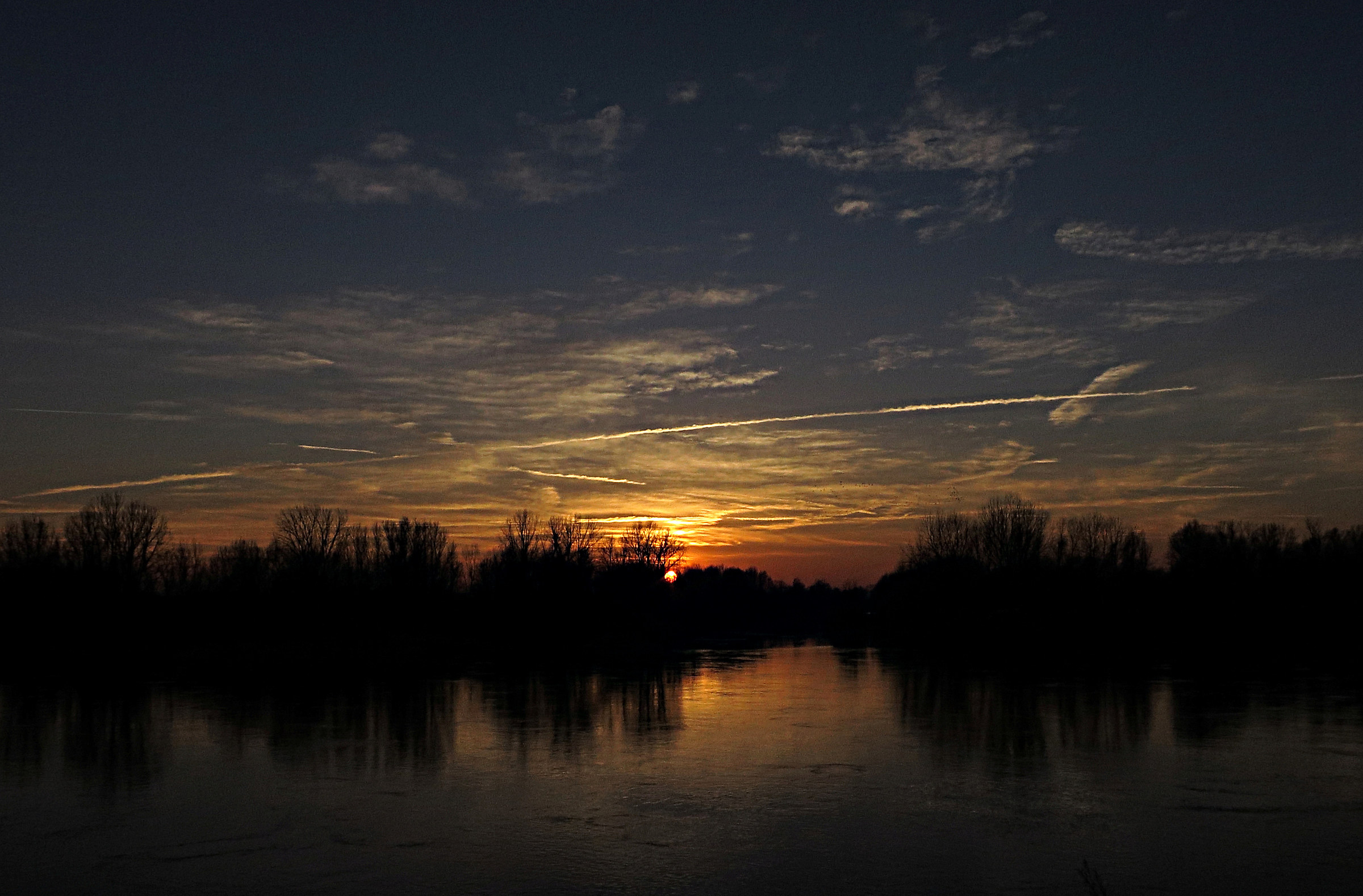 Tramonto invernale sul Po