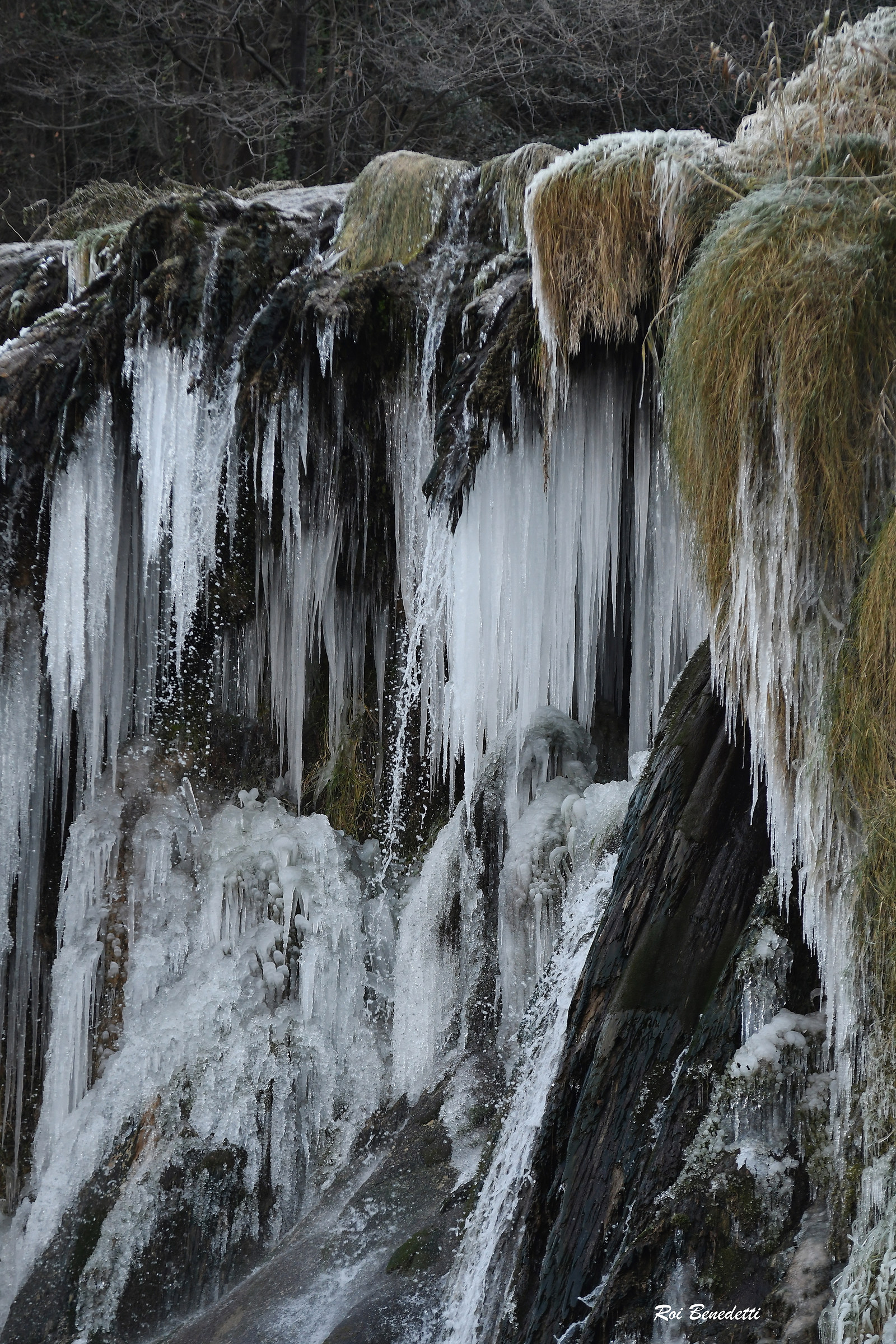 cascata delle marmore ghiacciata