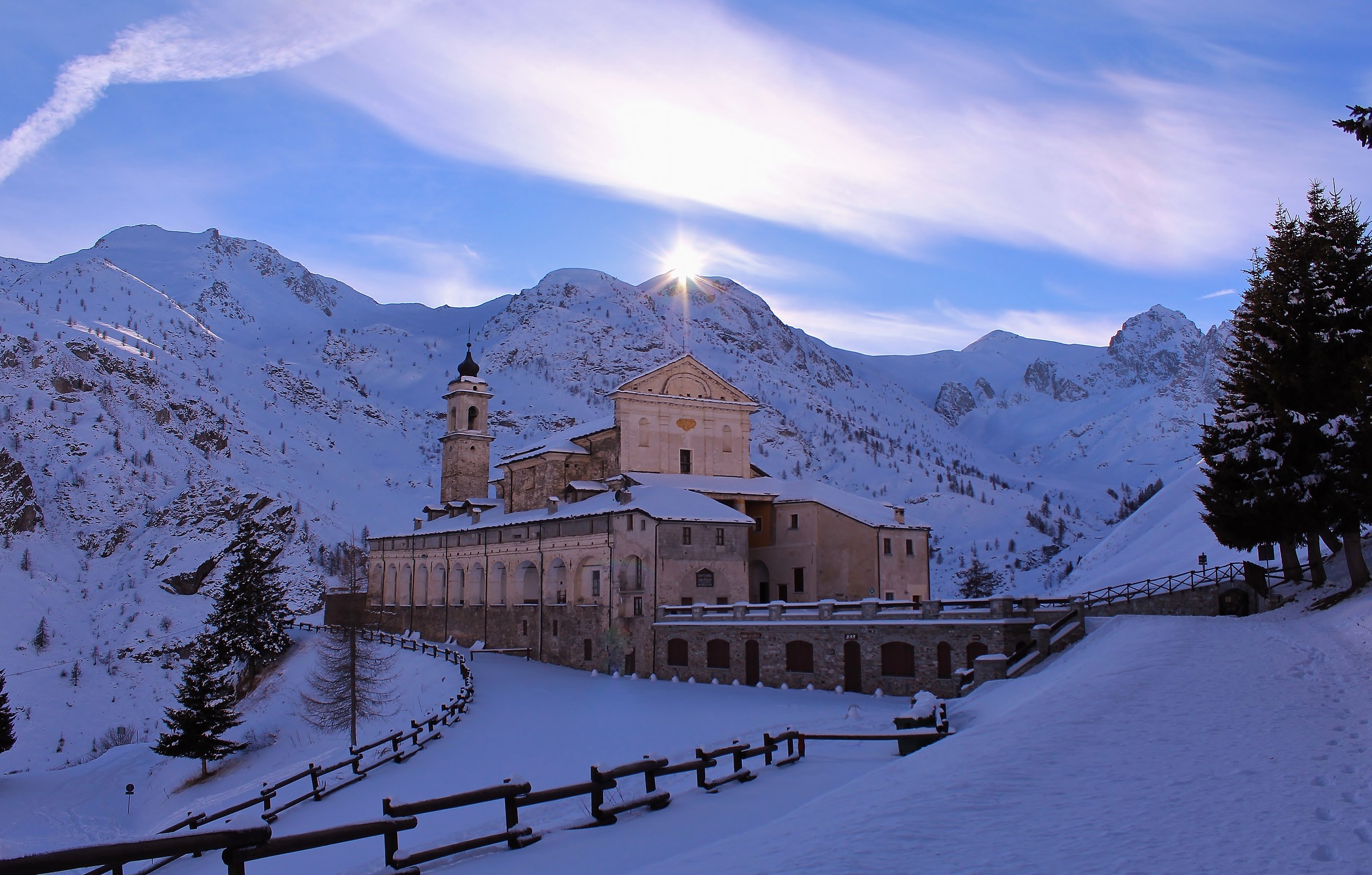 Shrine of St. magno - high grain - Wedge valley
