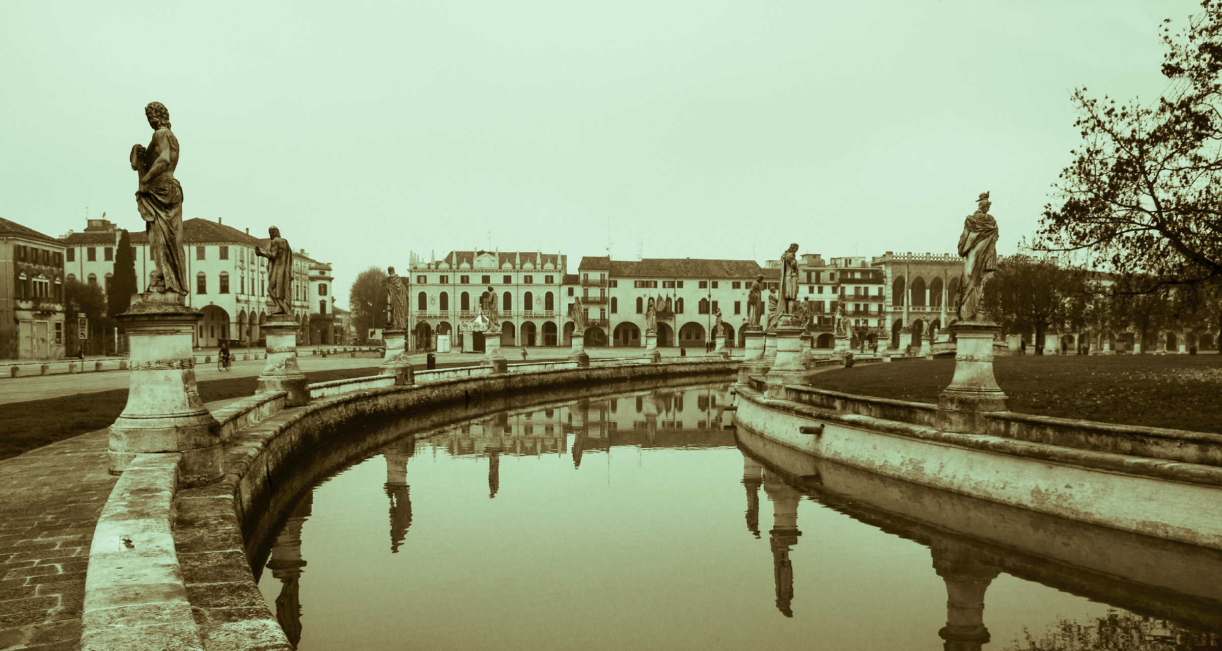 Padova. Piazza prato della Valle