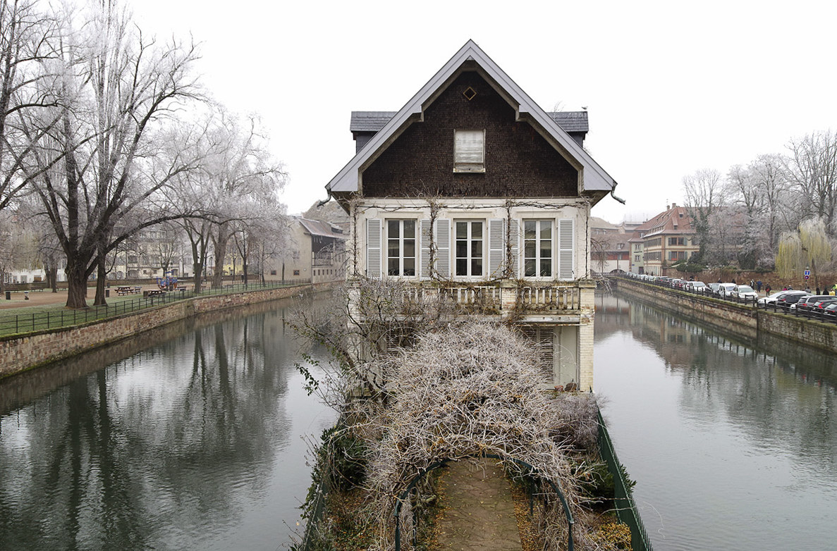 The house on the river