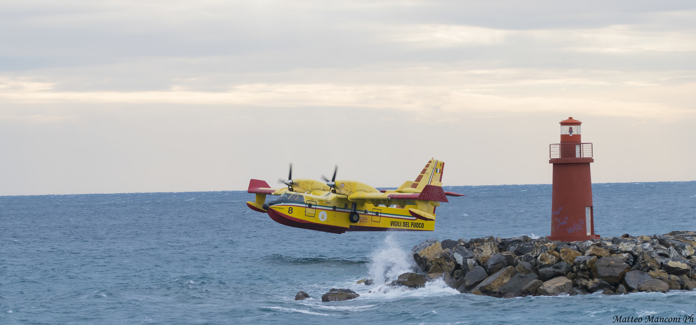 Canadair 8