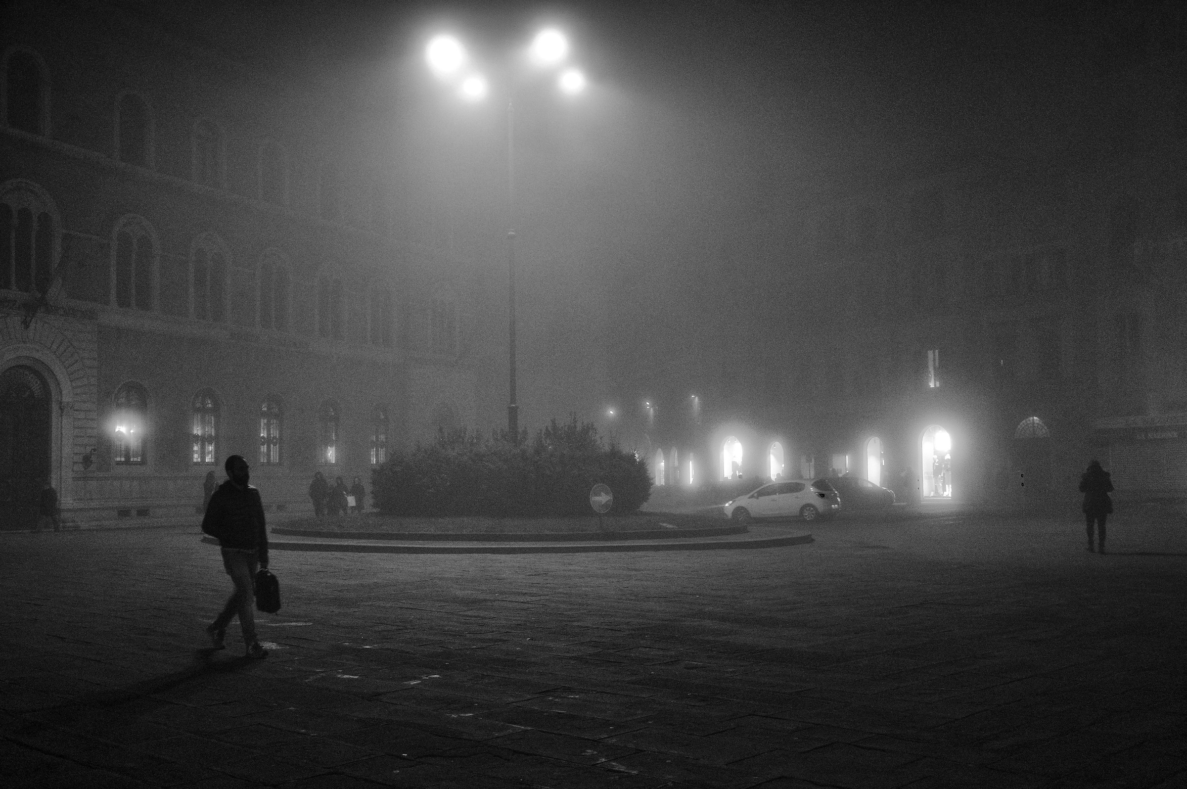 Nebbia in Piazza Matteotti
