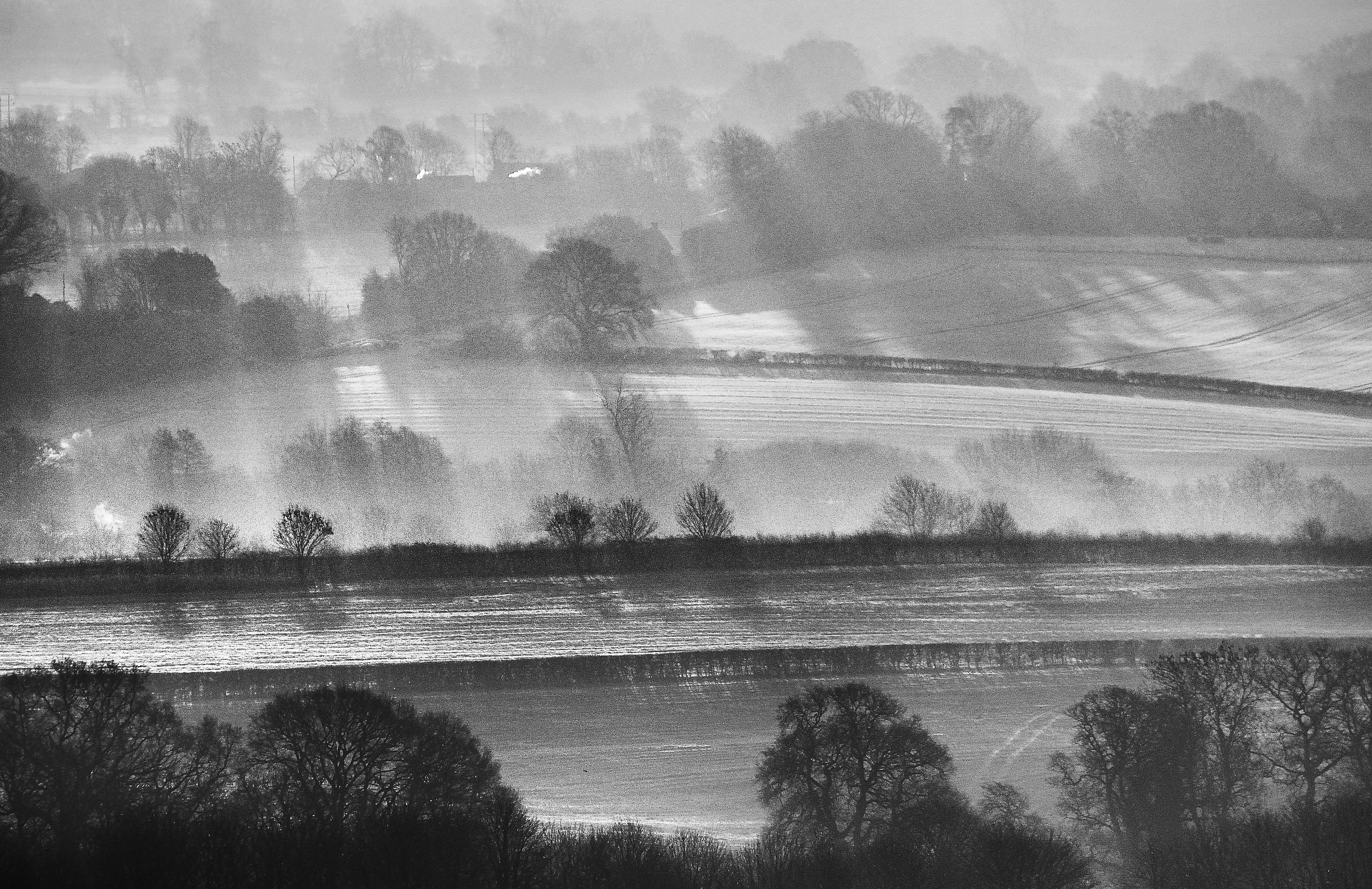 Molto presto luce radente sopra Pewsey Vale