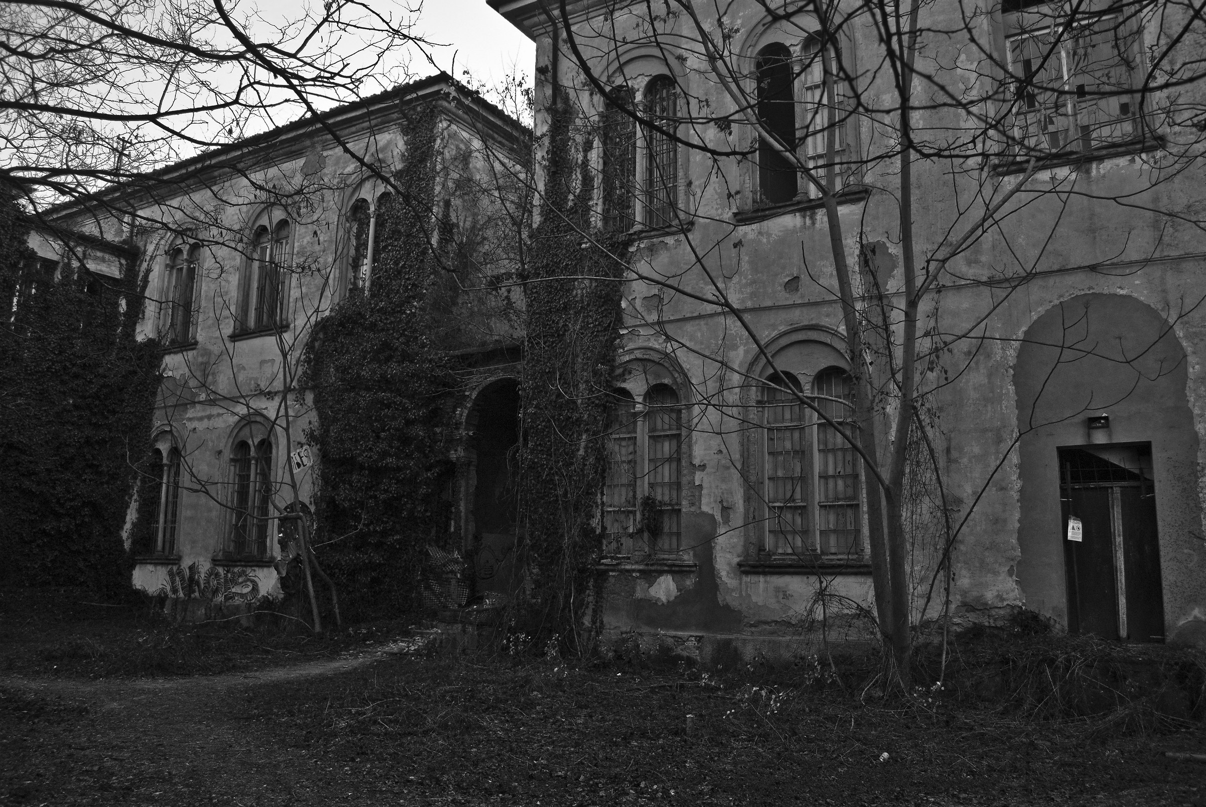 Inside the Walls of Pazzia_padiglione Charchot