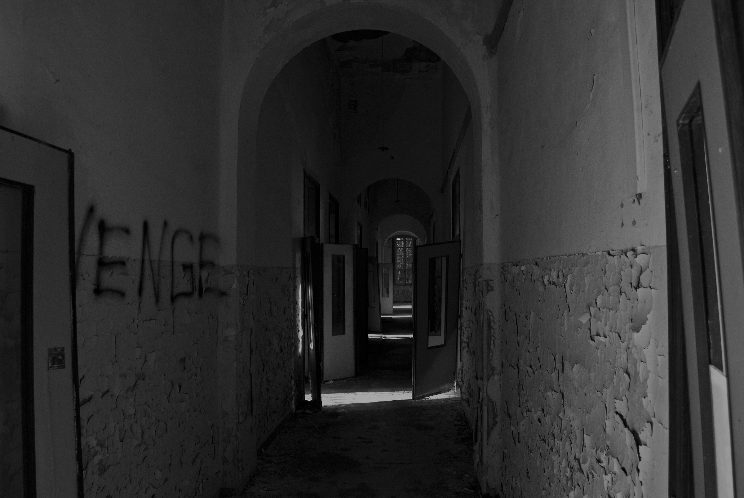 Inside the Walls of Pazzia_padiglione Charchot