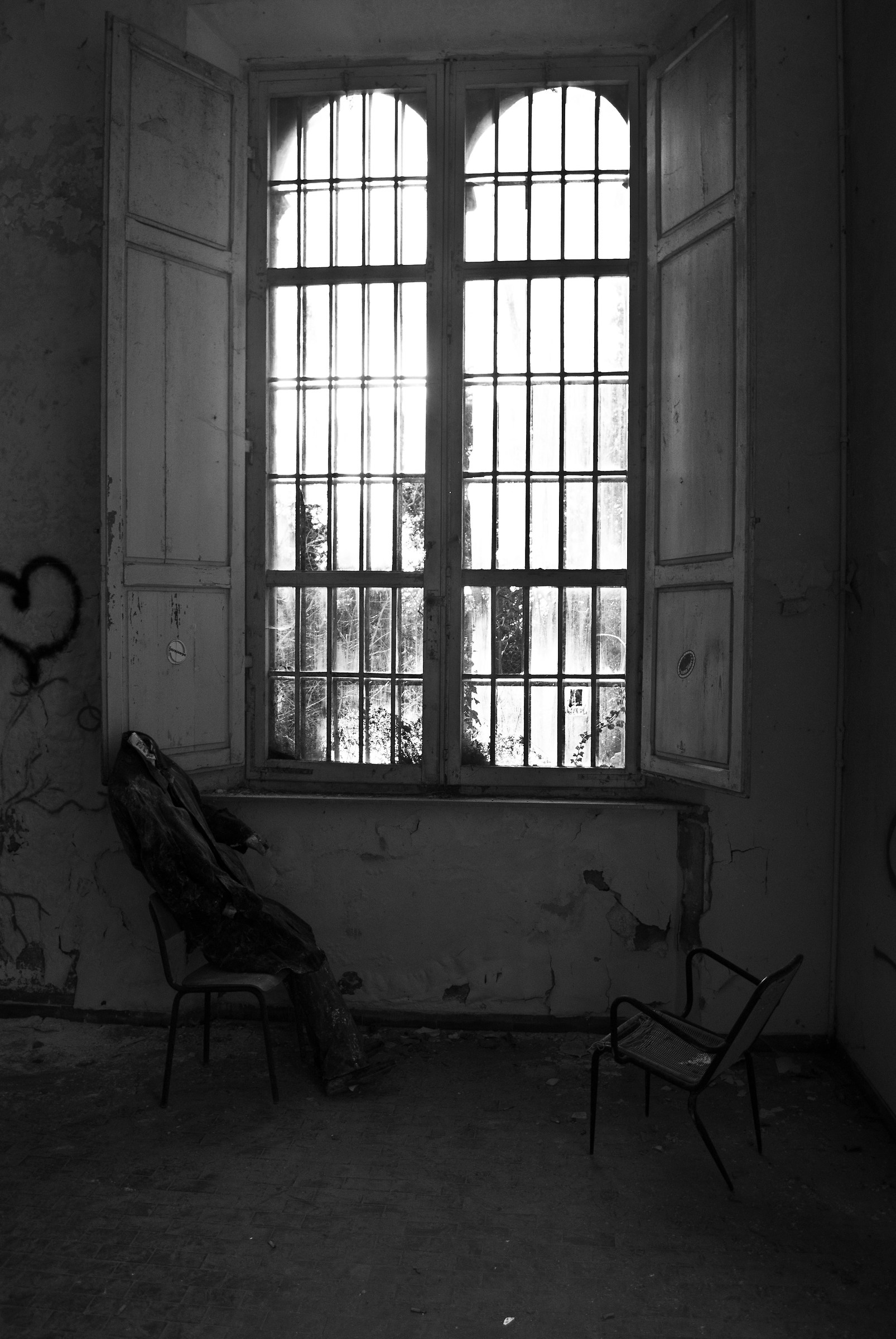 Inside the Walls of Pazzia_padiglione Charchot